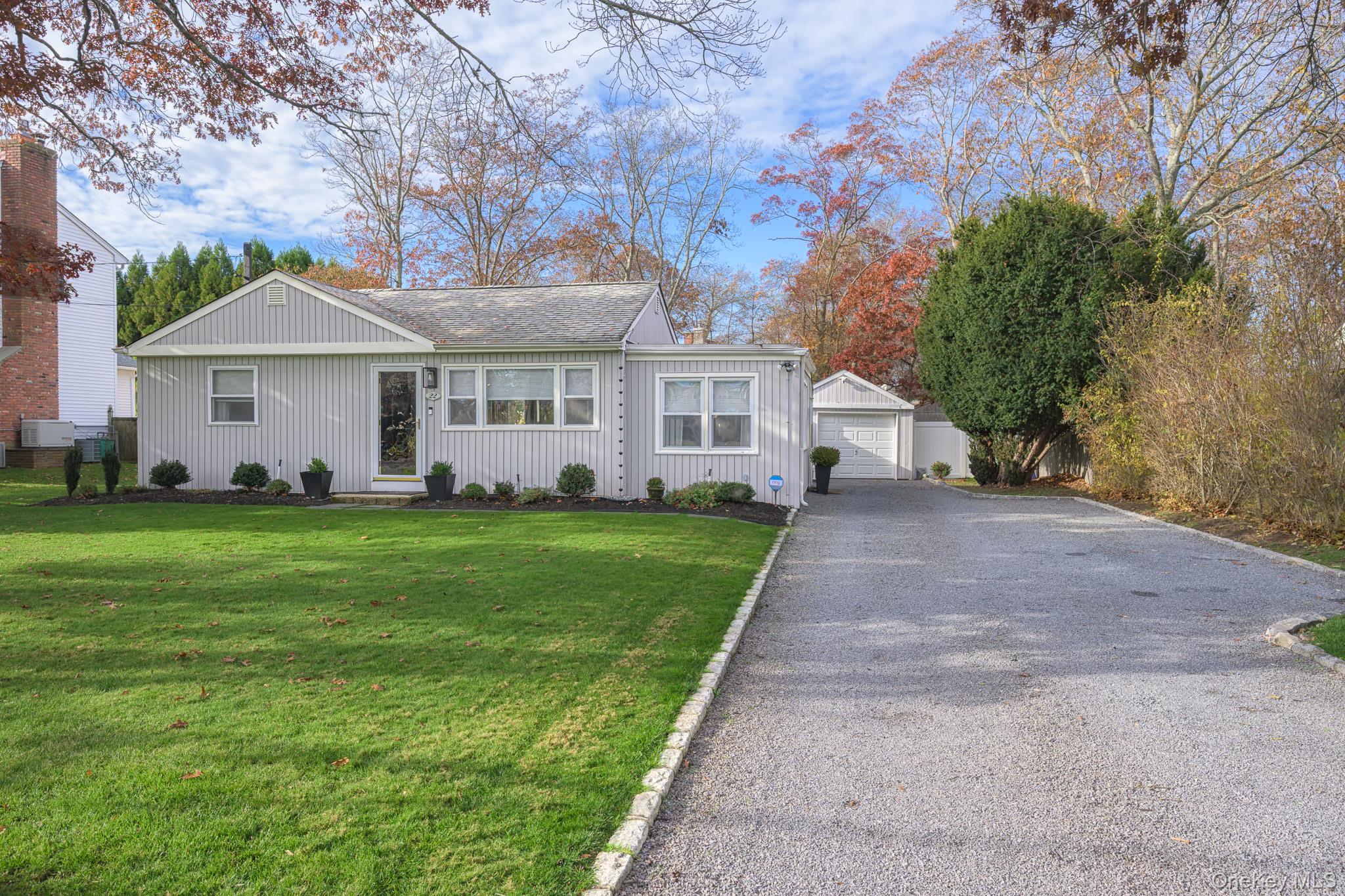 22 Barracuda Road, East Quogue, NY 11942