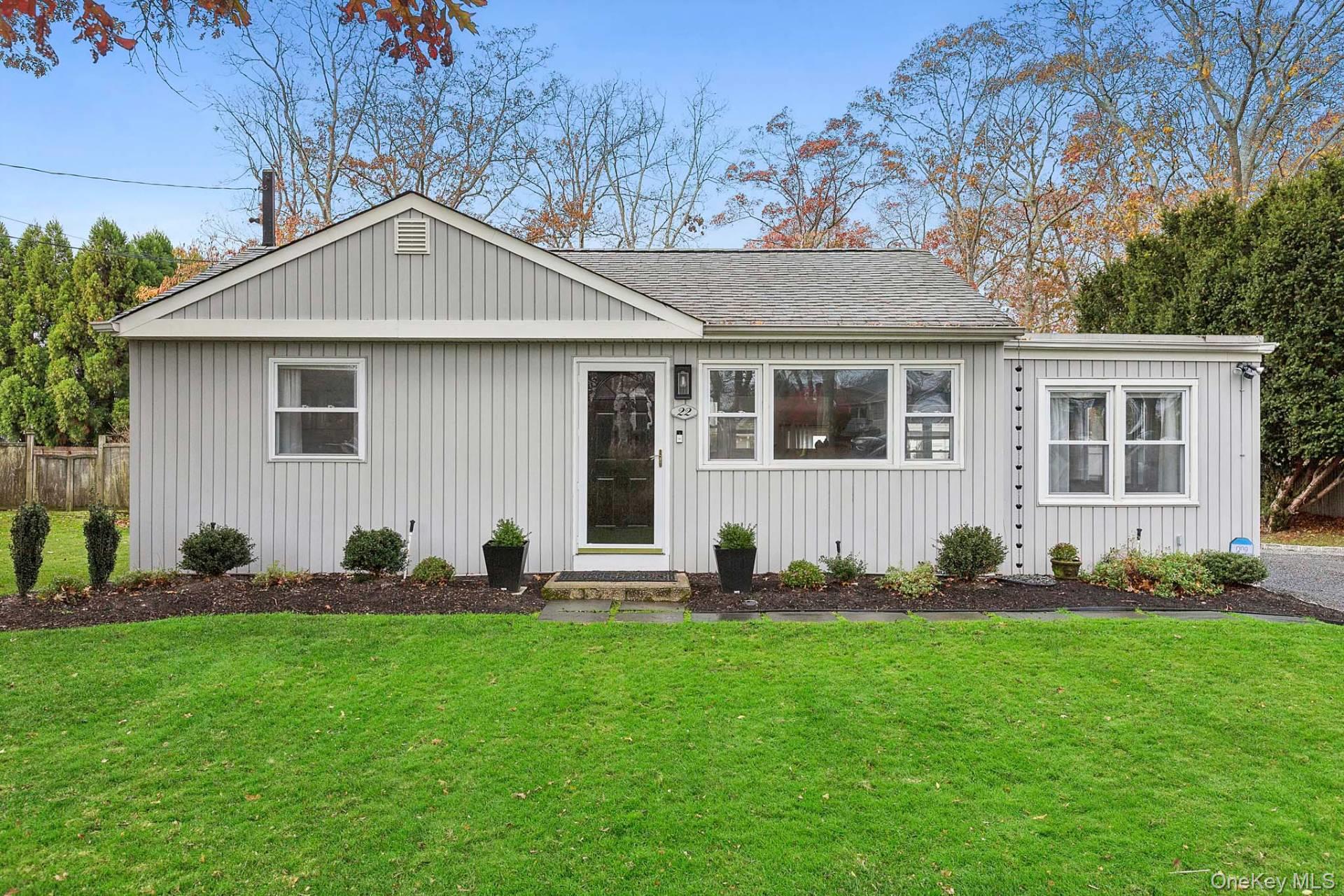 22 Barracuda Road, East Quogue, NY 11942