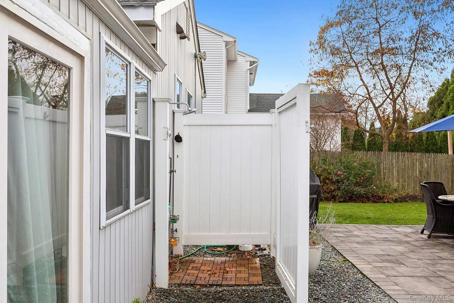 22 Barracuda Road, East Quogue, NY 11942