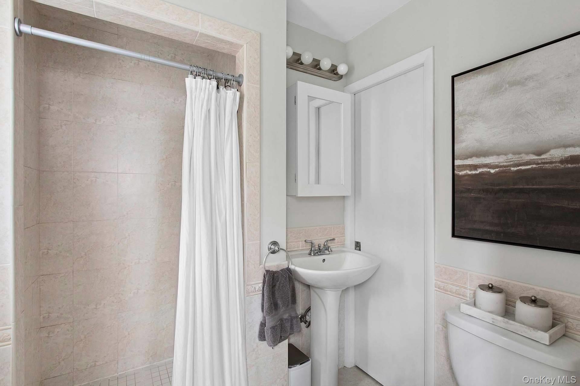 22 Barracuda Road, East Quogue, NY 11942