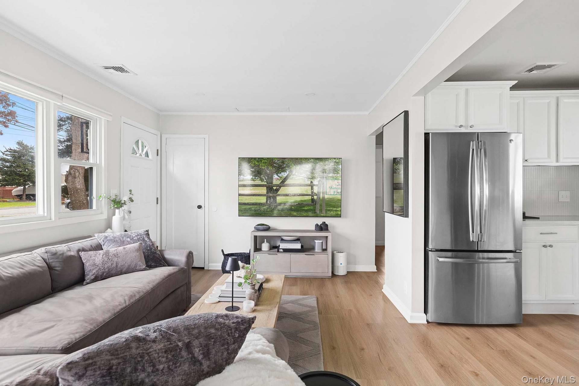 22 Barracuda Road, East Quogue, NY 11942