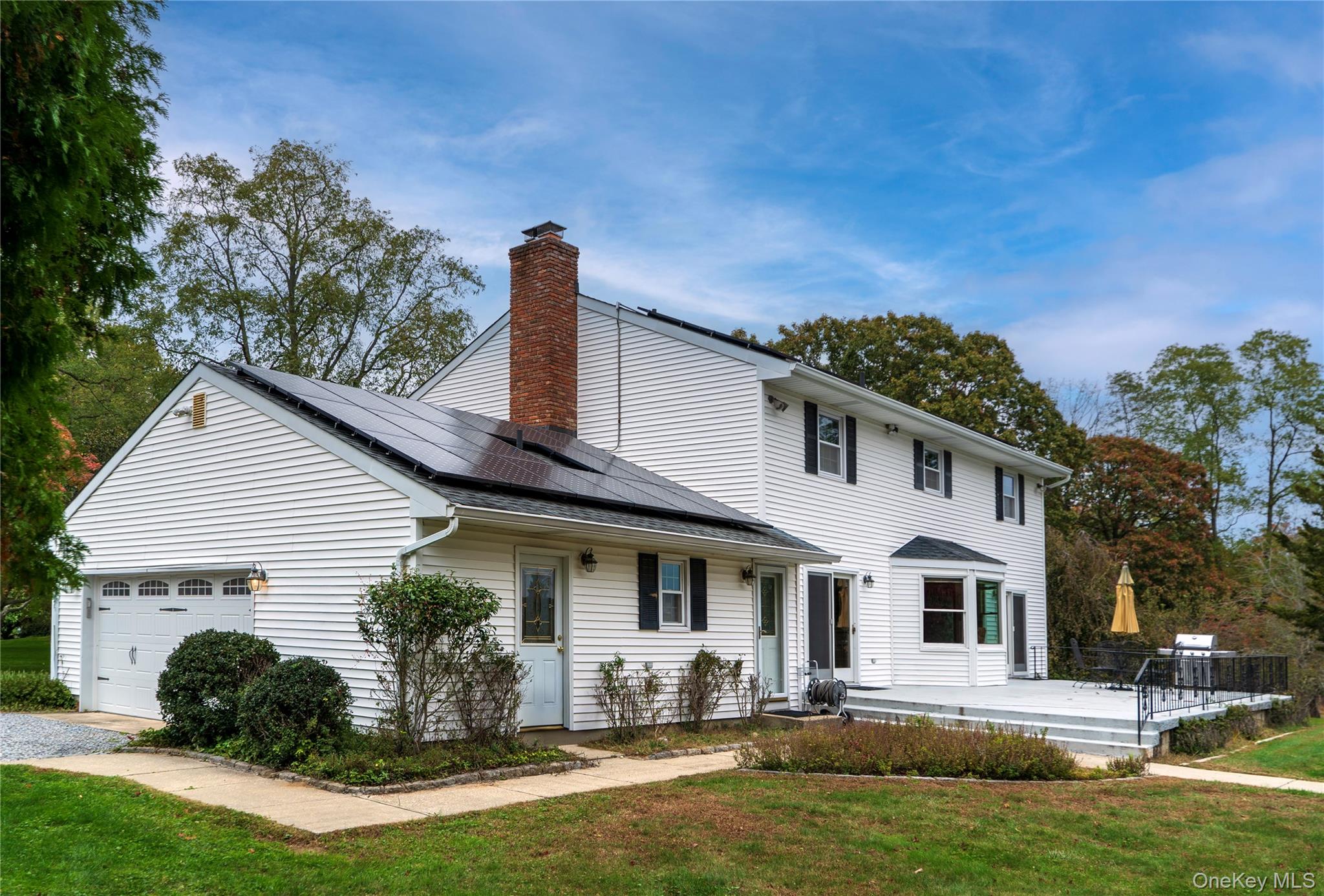 12 Briarwood Court, Head Of The Harbor, NY 11780