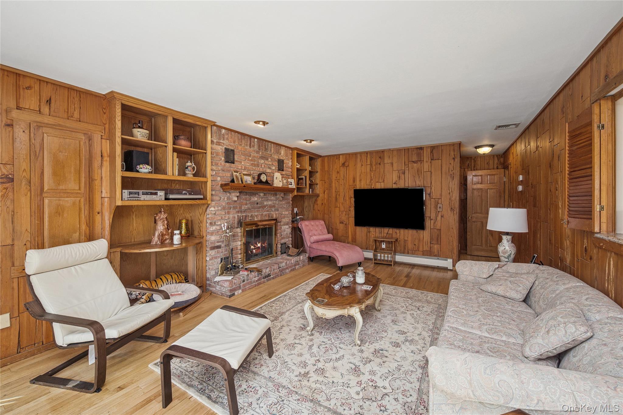 12 Briarwood Court, Head Of The Harbor, NY 11780