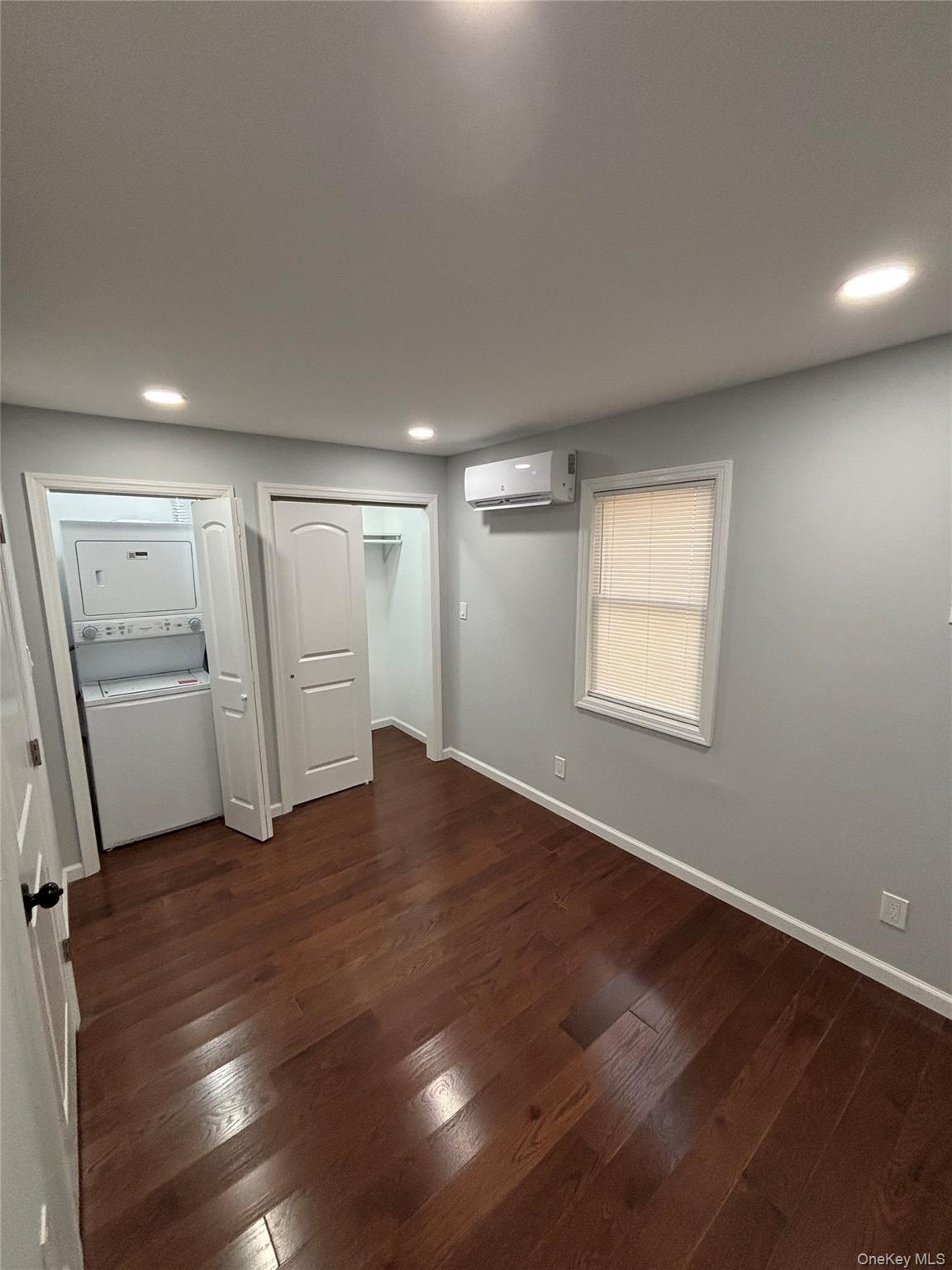 33 Broadway Street, Shirley, NY 11967