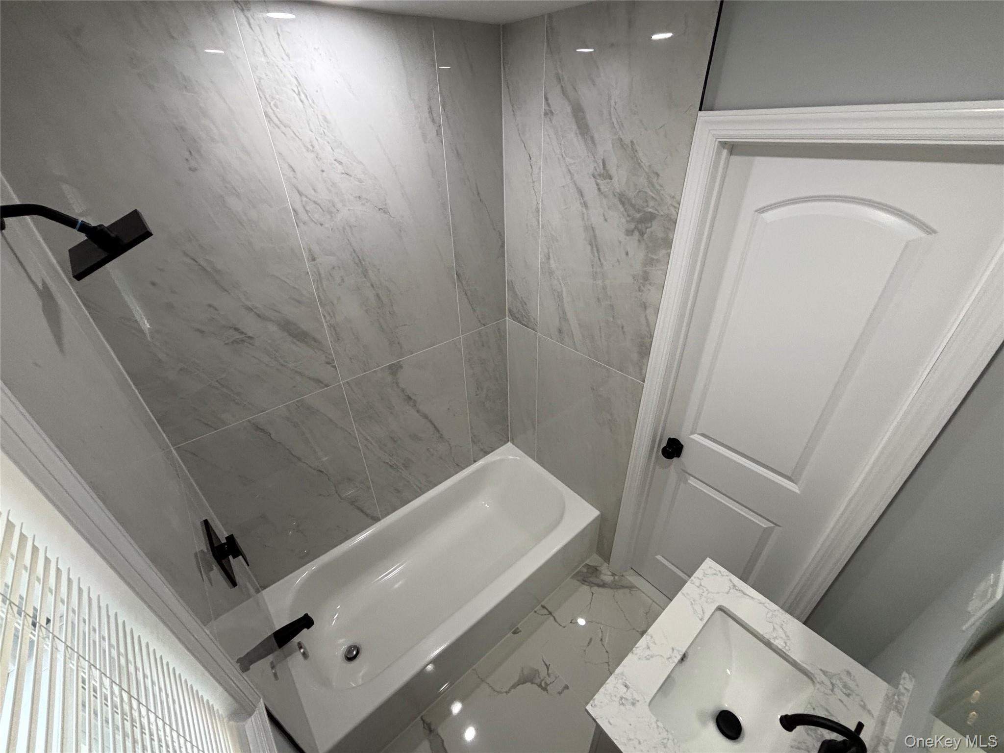 33 Broadway Street, Shirley, NY 11967