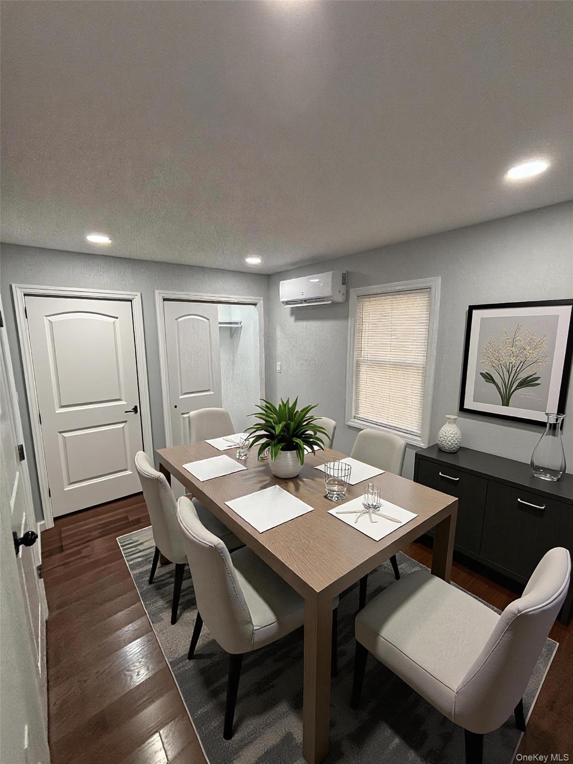 33 Broadway Street, Shirley, NY 11967