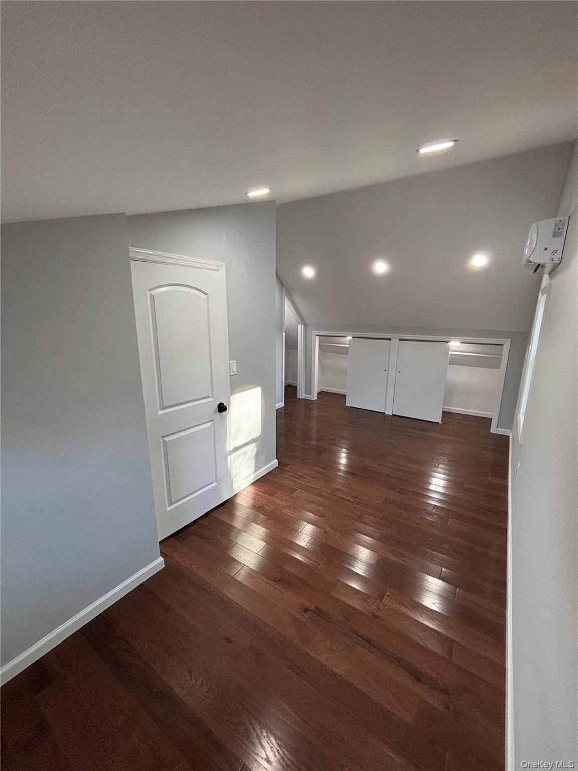 33 Broadway Street, Shirley, NY 11967