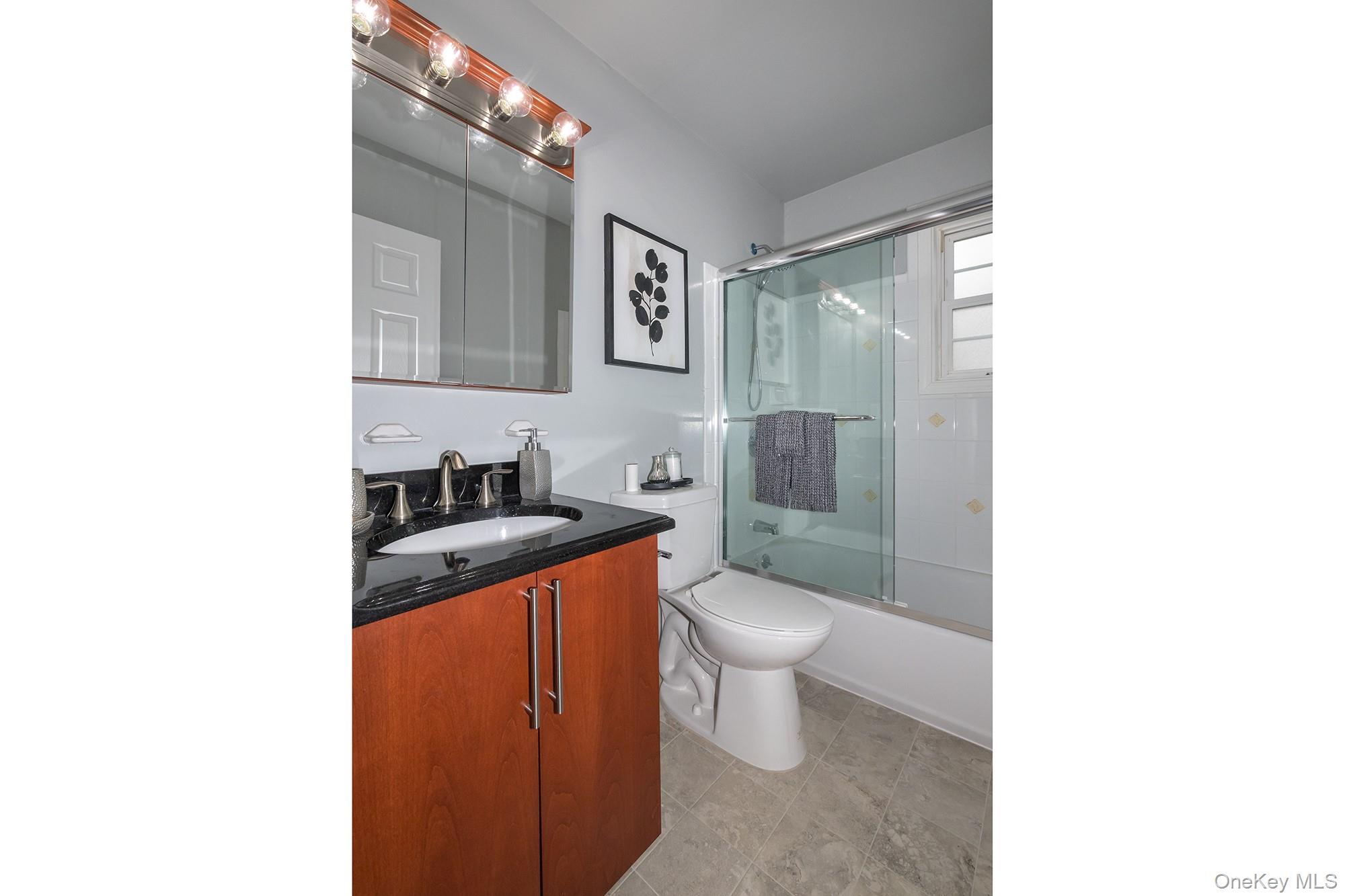 16 Garfield Avenue # 34-B, Sayville, NY 11782