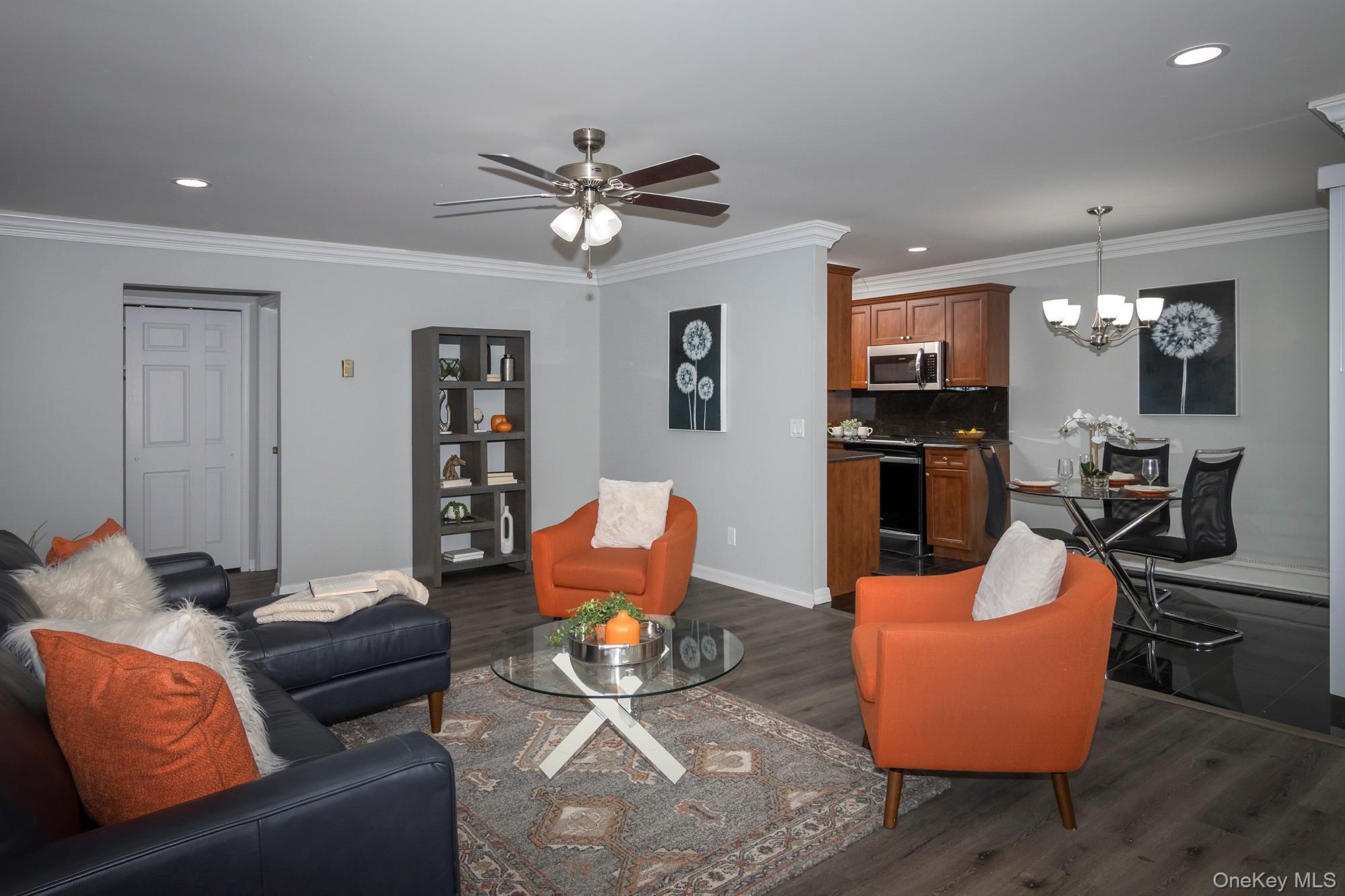 16 Garfield Avenue # 34-B, Sayville, NY 11782