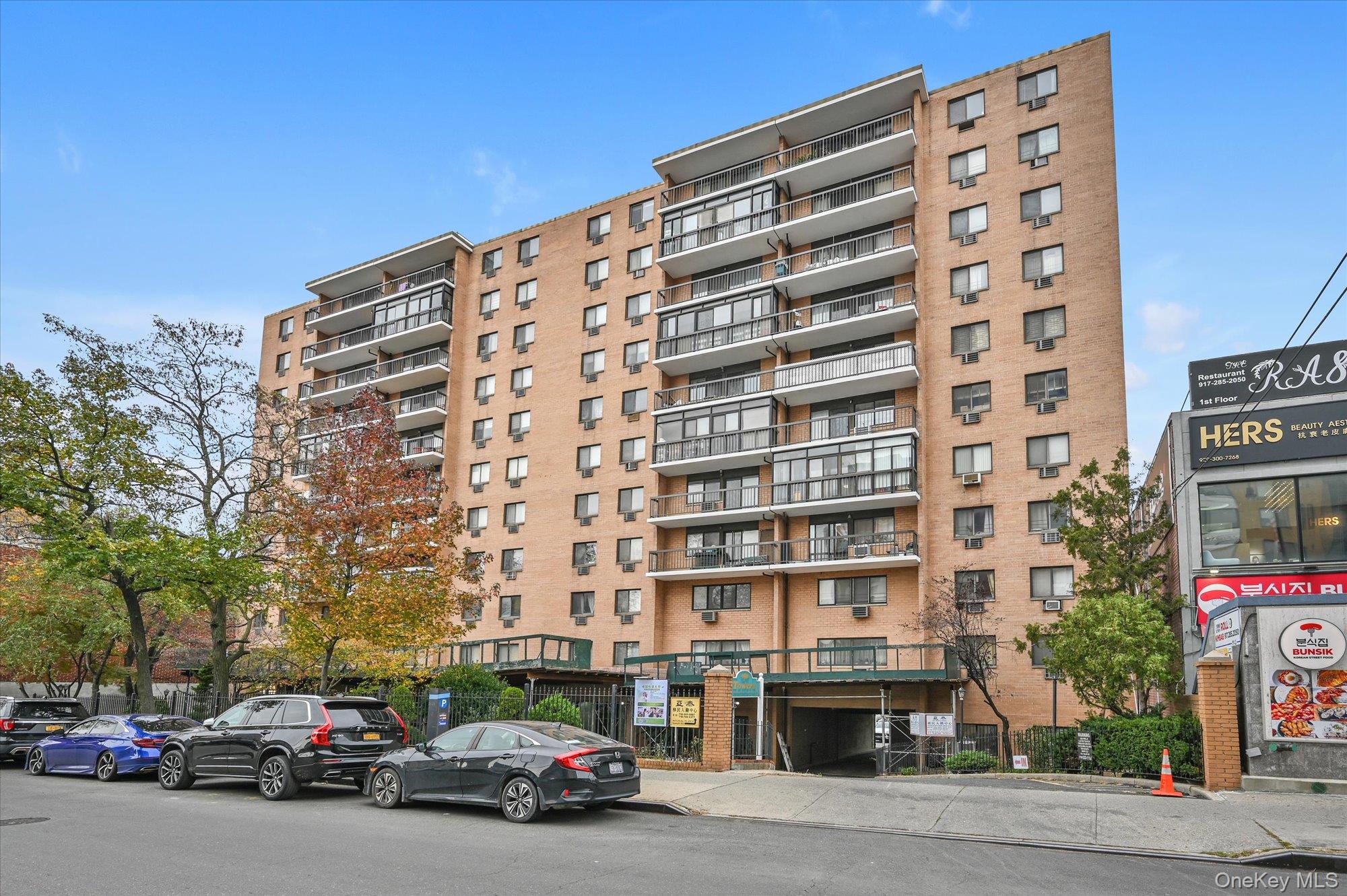 136-75 37th Avenue # PH B, Flushing, NY 11354