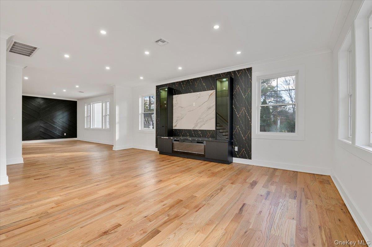 1130A Carlls Straight Path, Dix Hills, NY 11746