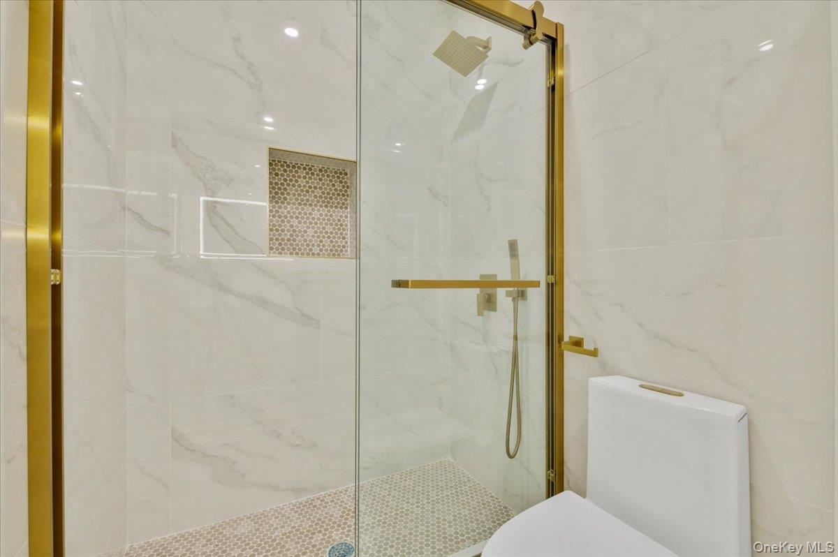 1130A Carlls Straight Path, Dix Hills, NY 11746