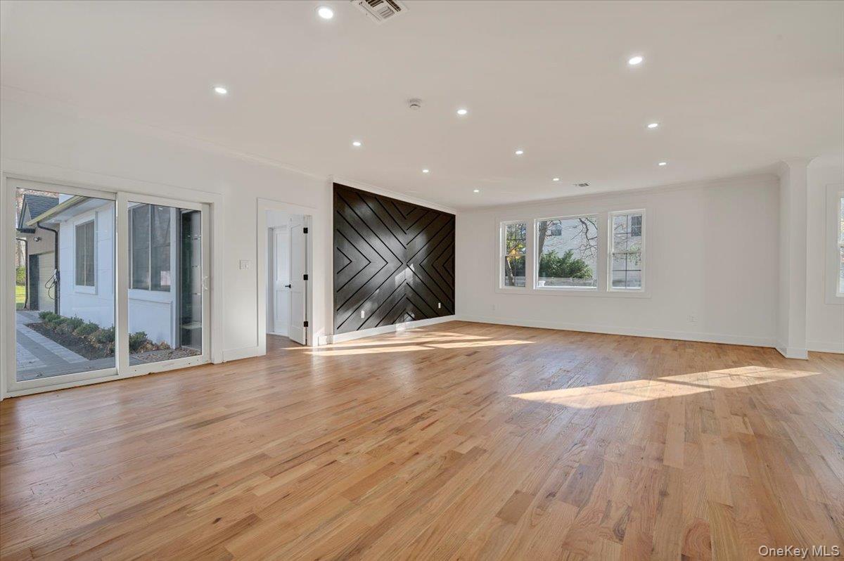 1130A Carlls Straight Path, Dix Hills, NY 11746