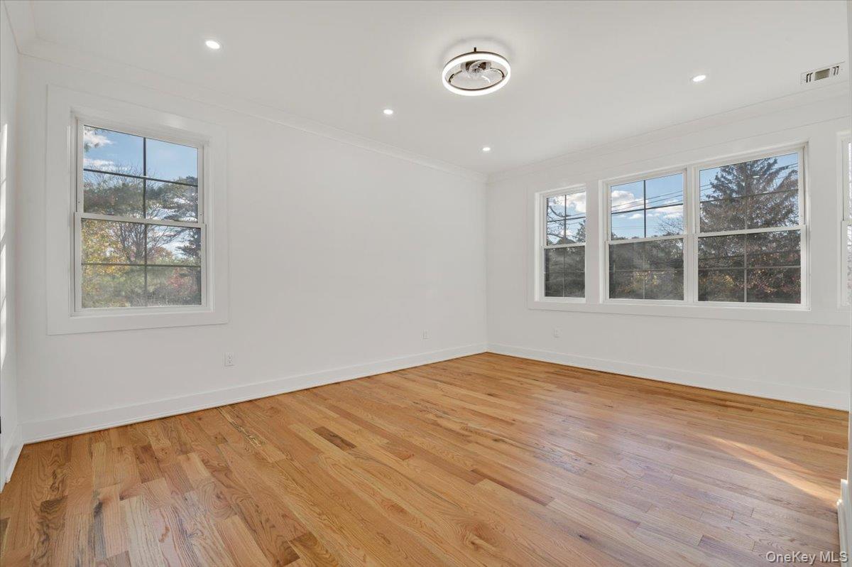 1130A Carlls Straight Path, Dix Hills, NY 11746