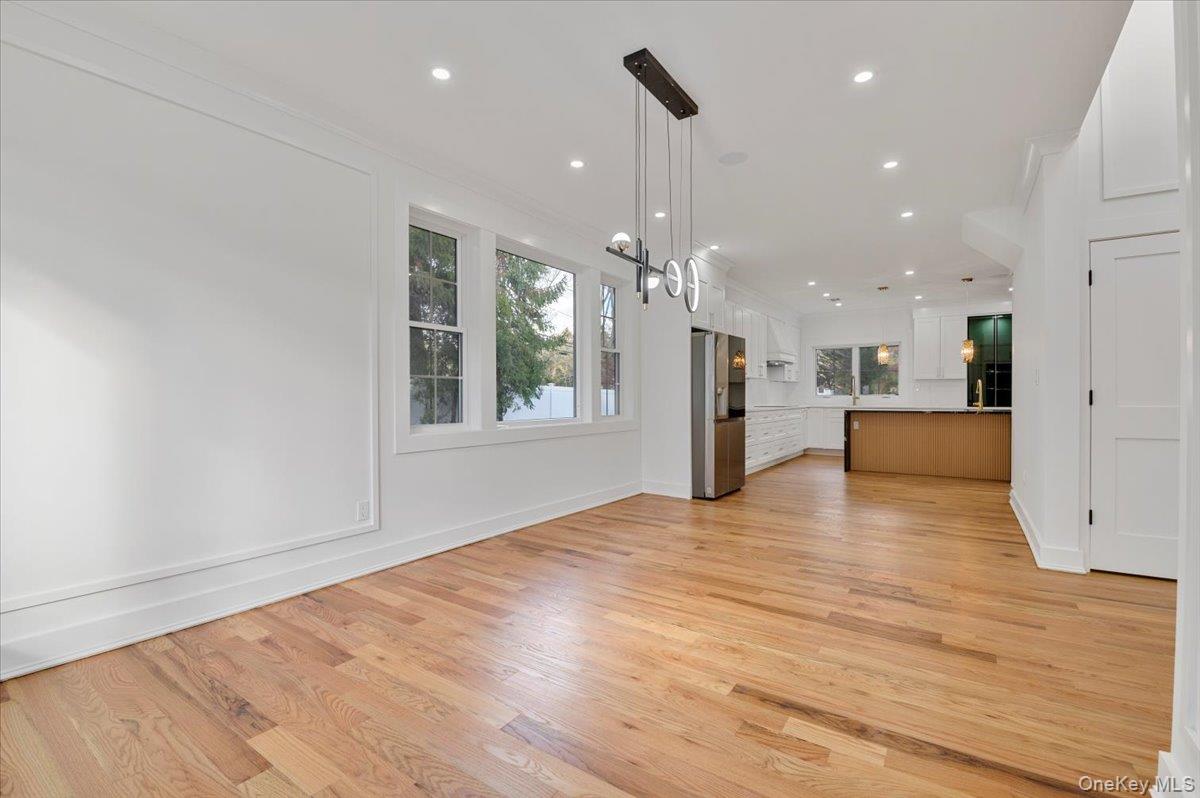 1130A Carlls Straight Path, Dix Hills, NY 11746