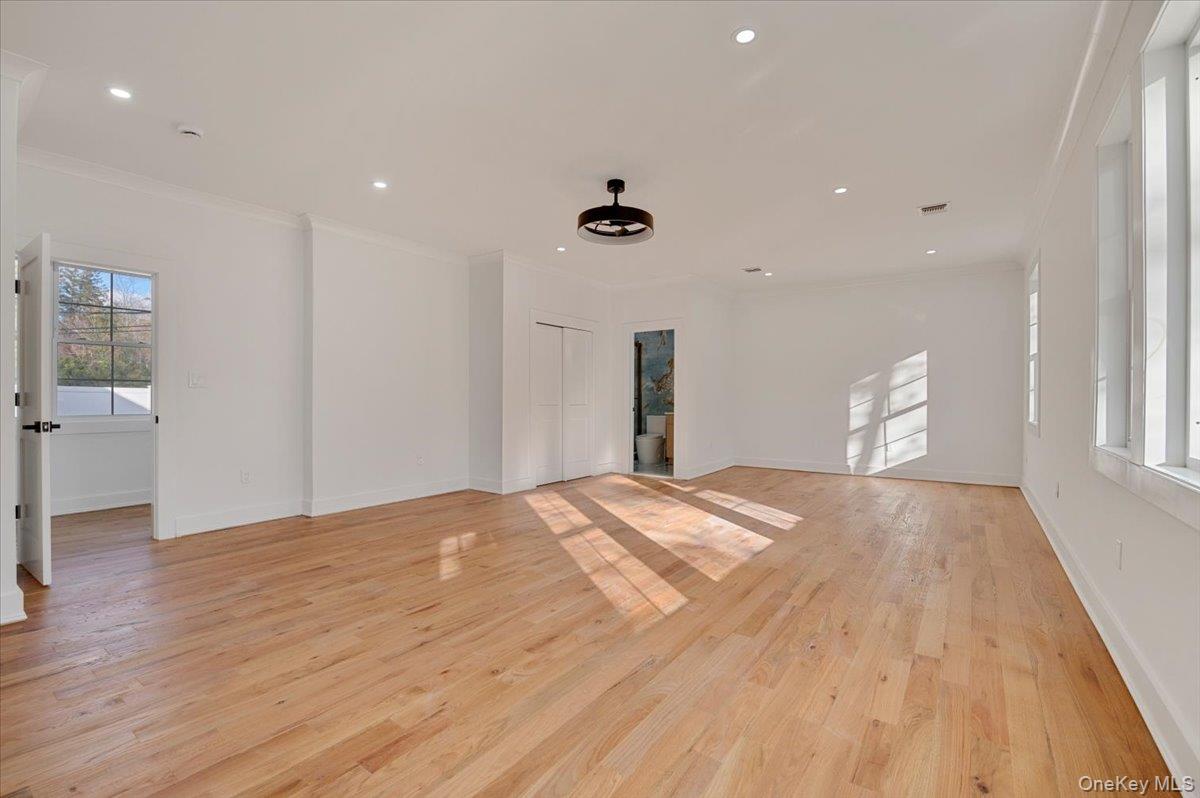 1130A Carlls Straight Path, Dix Hills, NY 11746