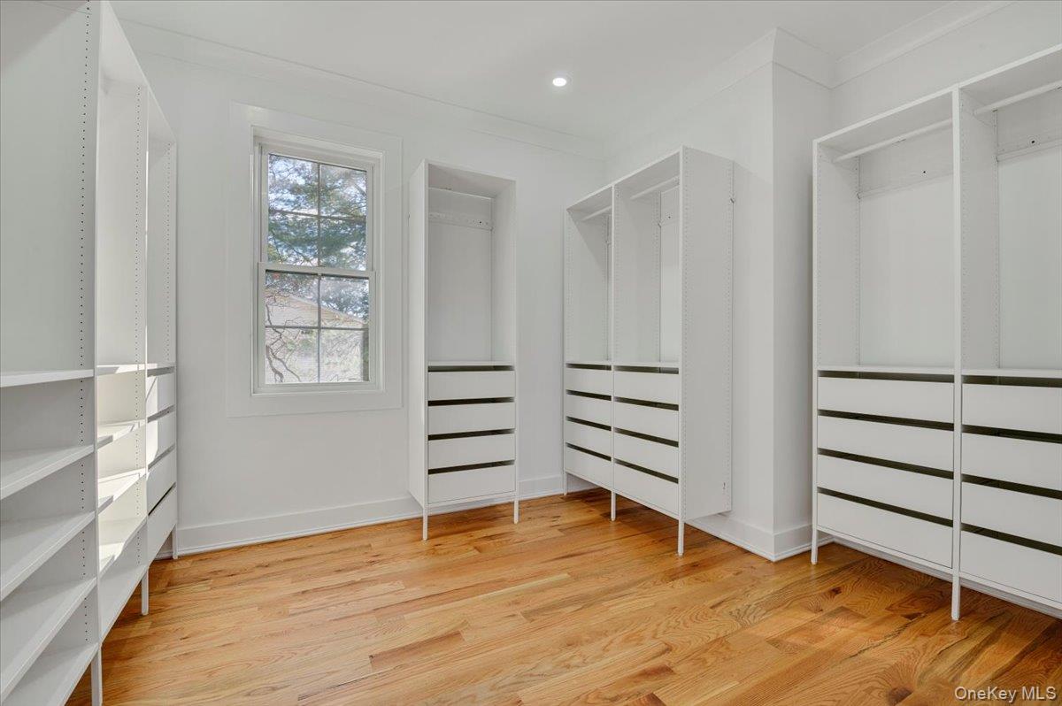 1130A Carlls Straight Path, Dix Hills, NY 11746