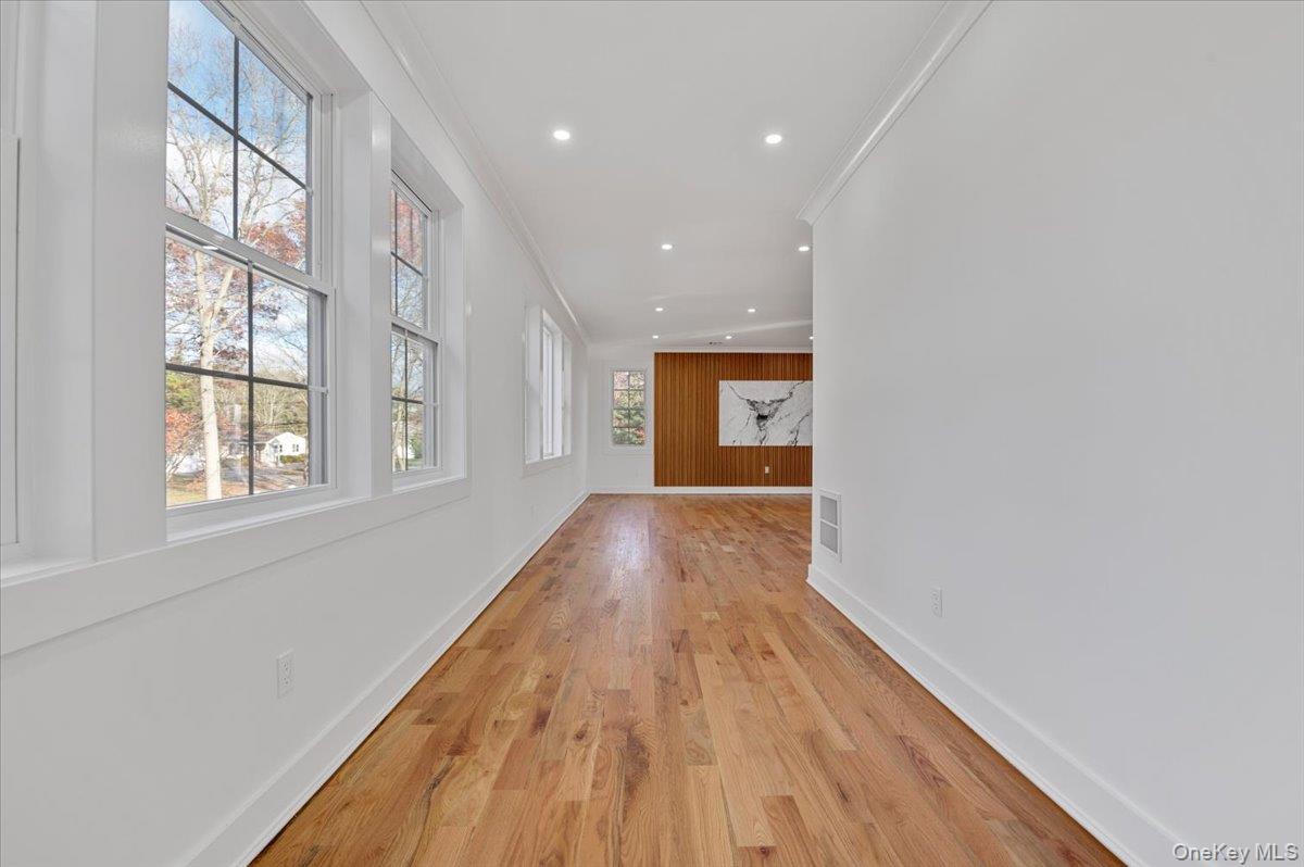 1130A Carlls Straight Path, Dix Hills, NY 11746