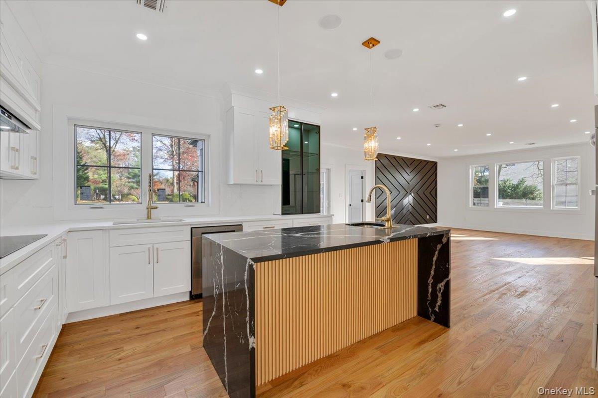 1130A Carlls Straight Path, Dix Hills, NY 11746