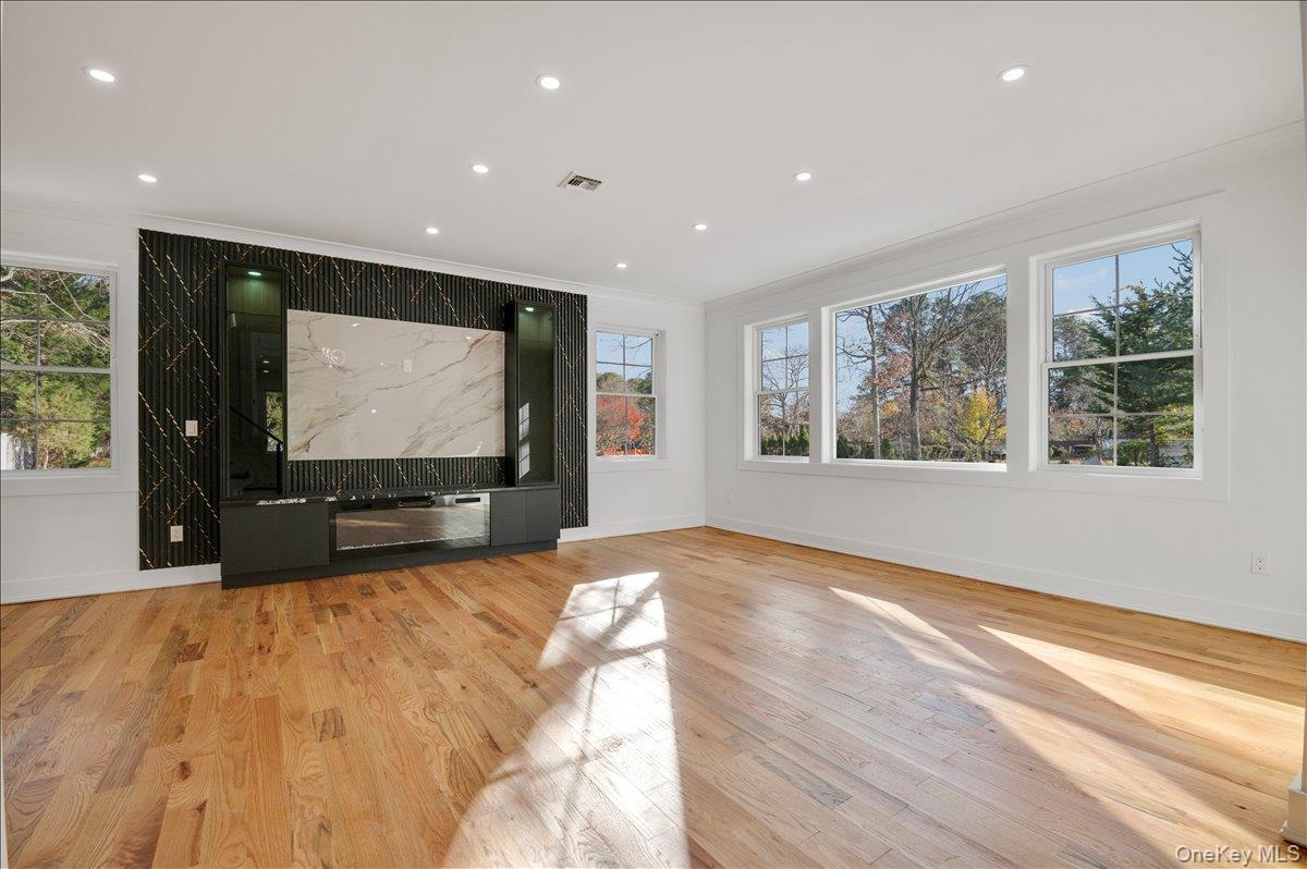 1130A Carlls Straight Path, Dix Hills, NY 11746