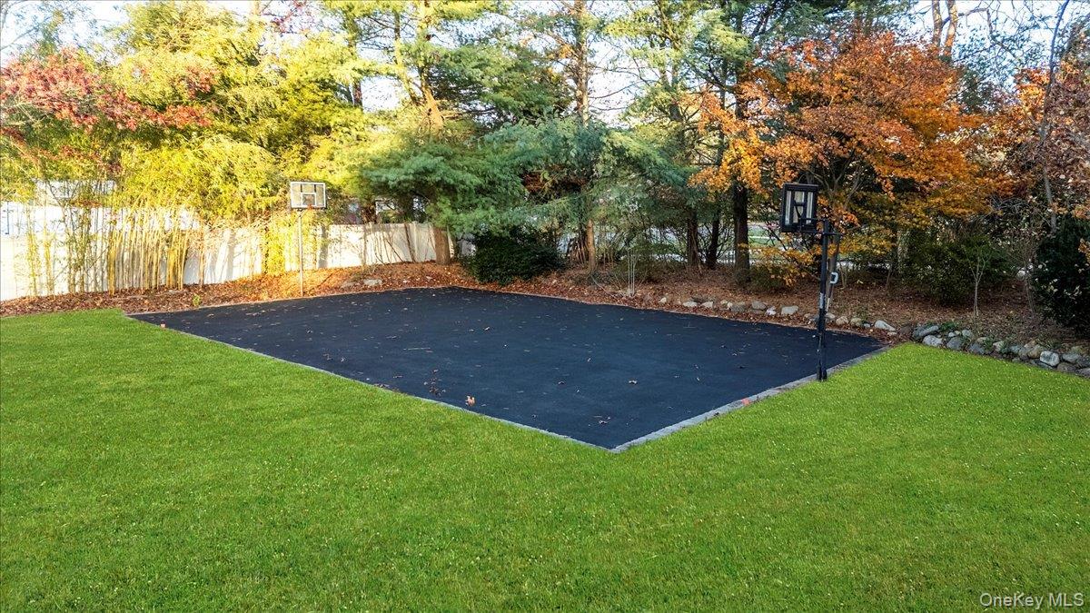 1130A Carlls Straight Path, Dix Hills, NY 11746