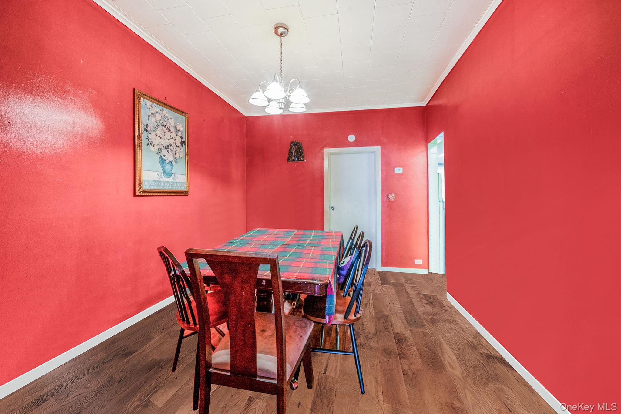 7935 77th Avenue, Glendale, NY 11385