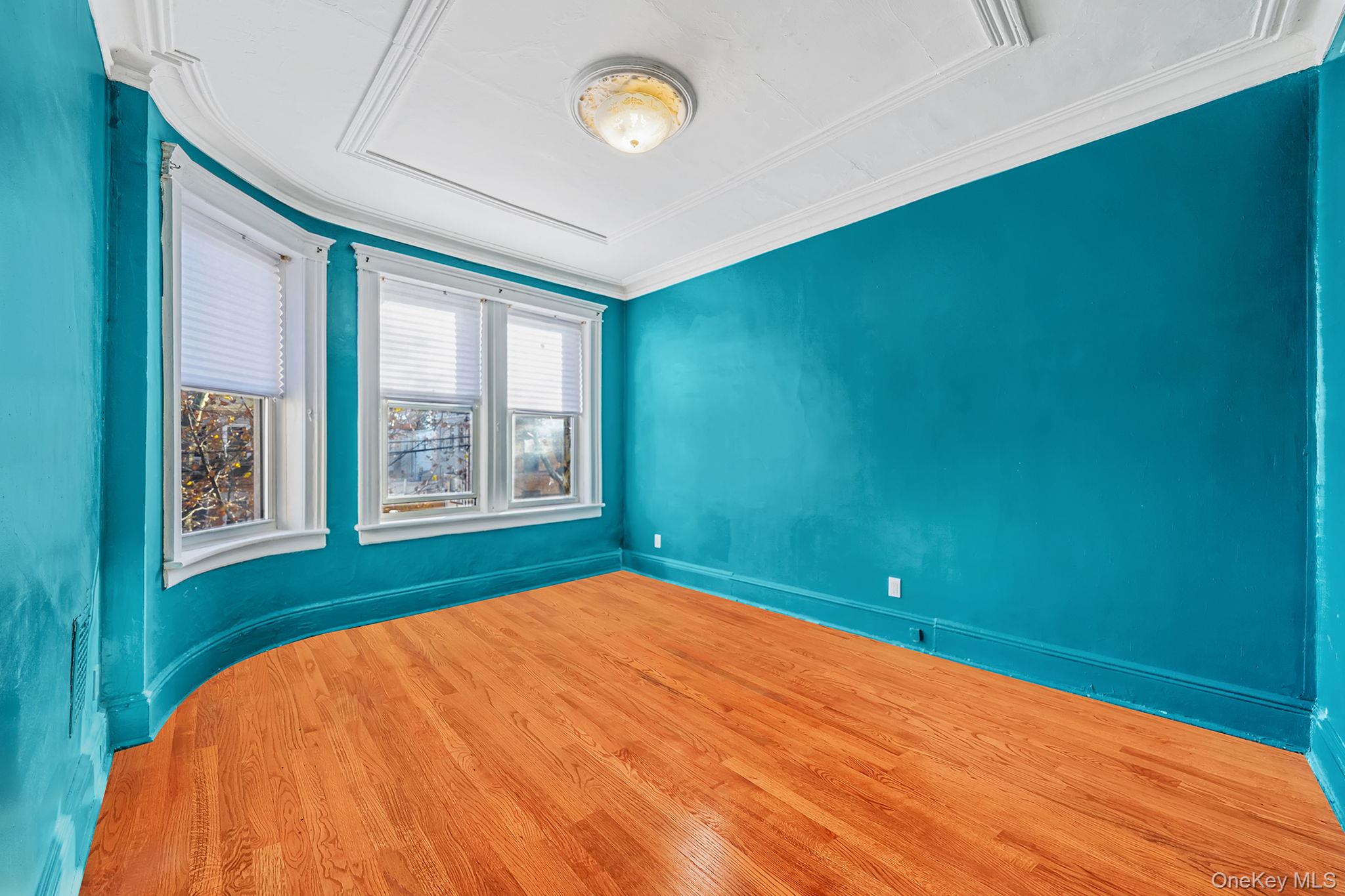 7935 77th Avenue, Glendale, NY 11385