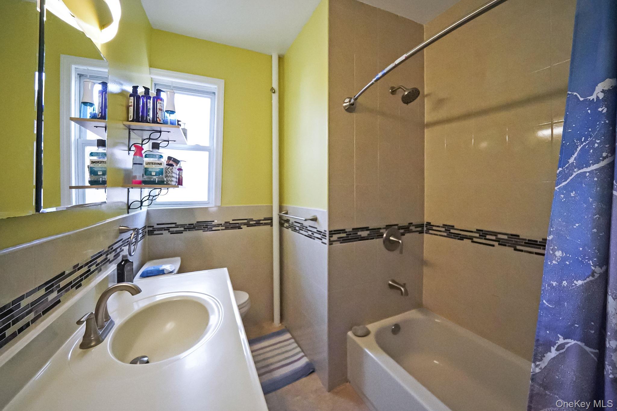 18832 114th Drive, Saint Albans, NY 11412