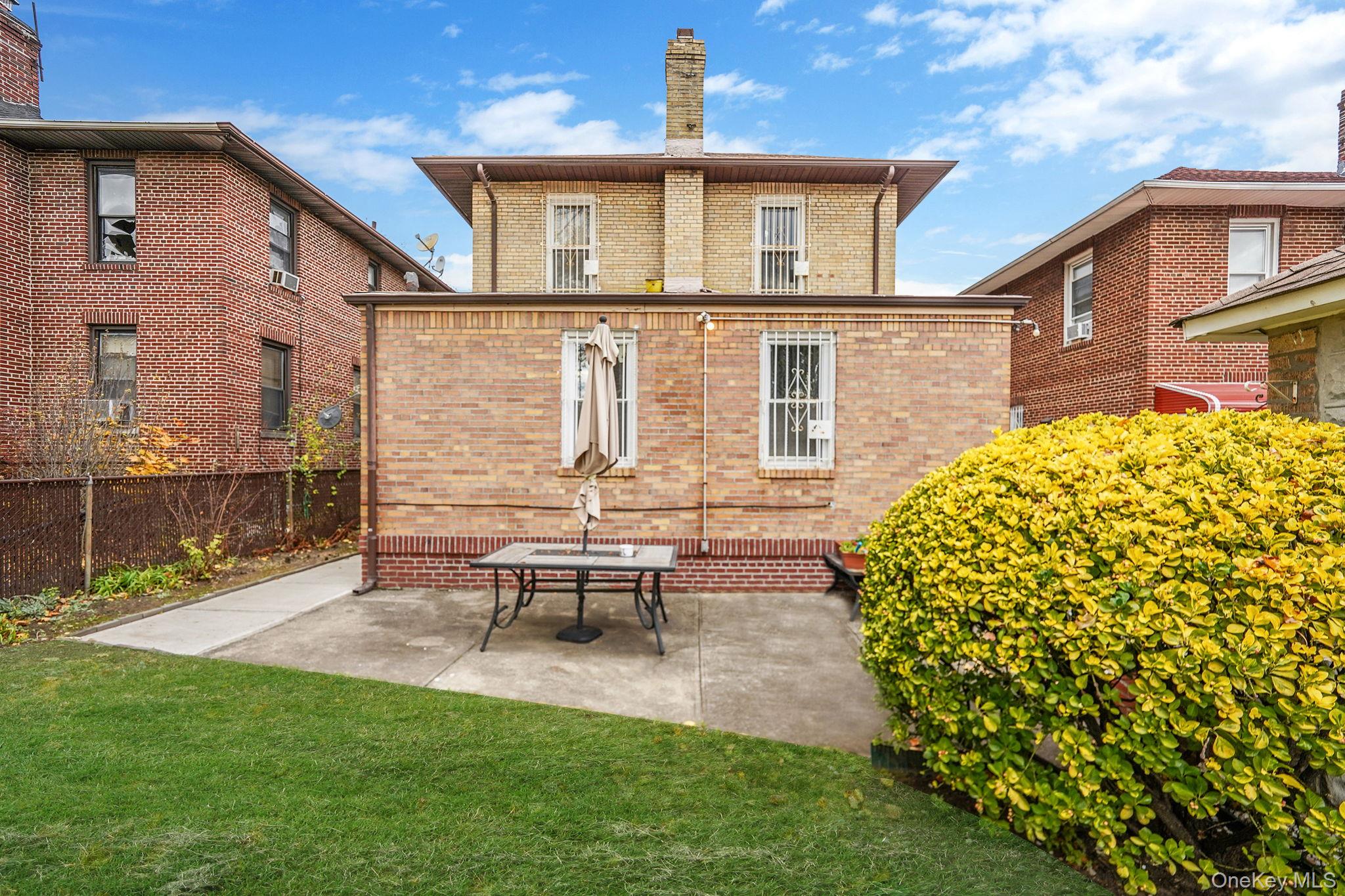 18832 114th Drive, Saint Albans, NY 11412