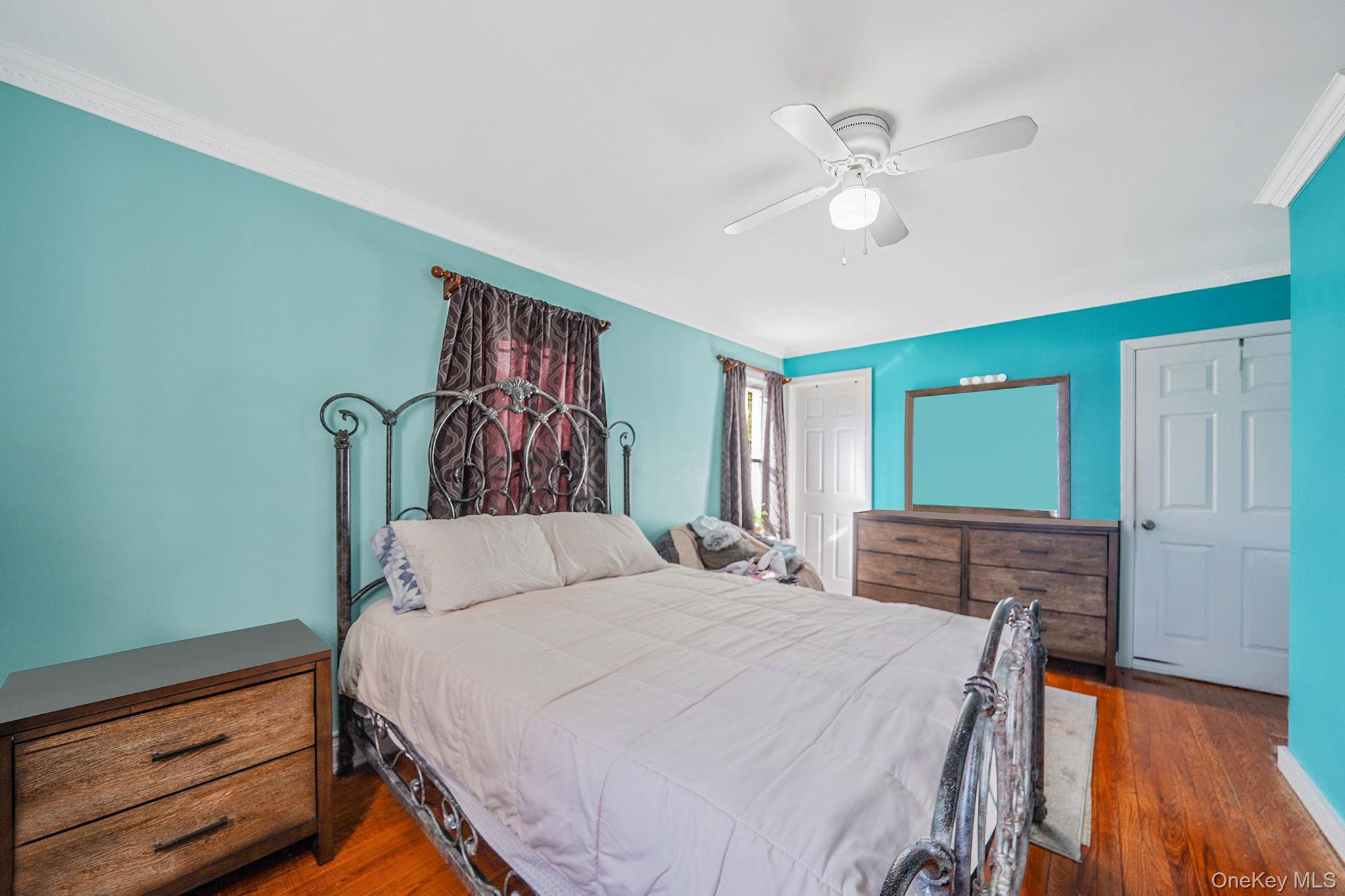 18832 114th Drive, Saint Albans, NY 11412