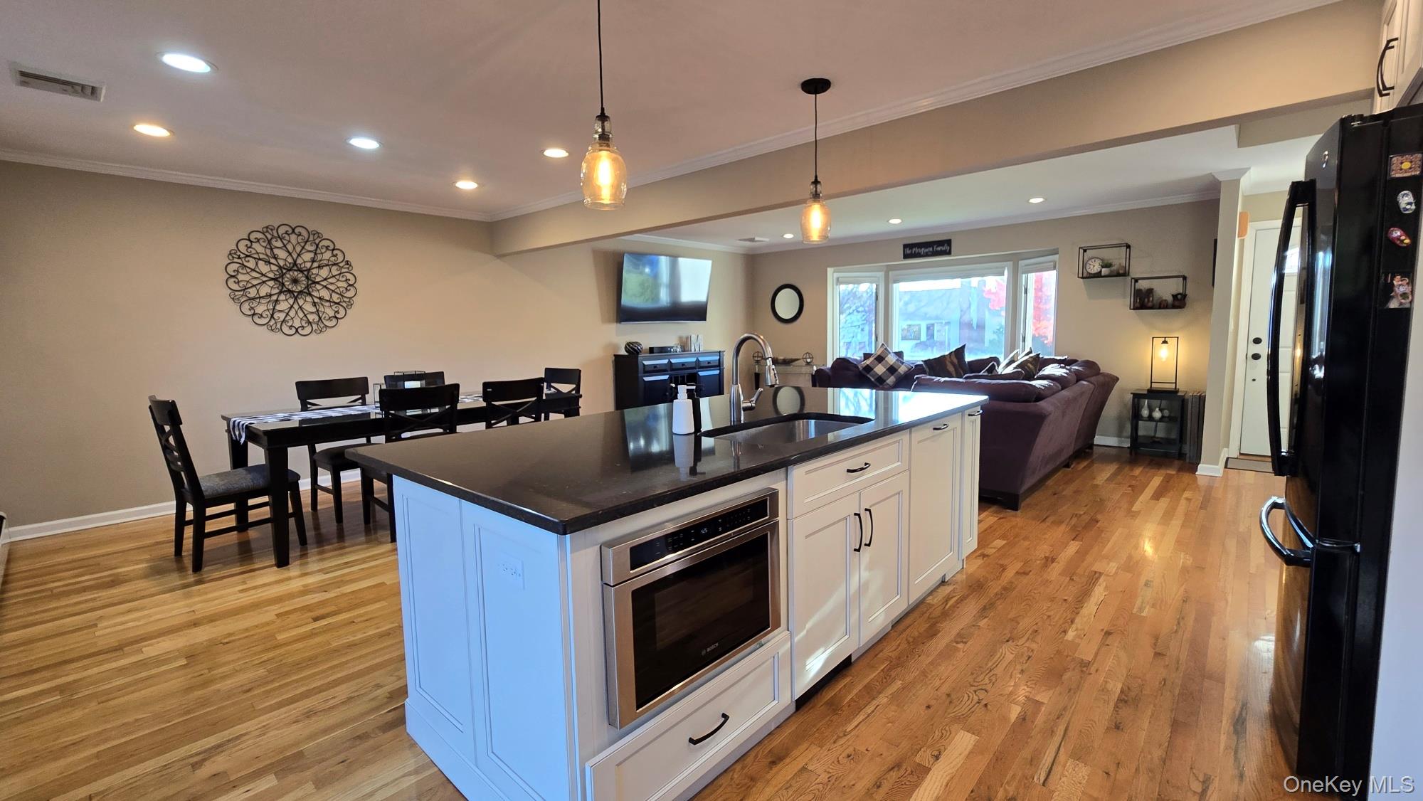 34 Melanie Lane, Syosset, NY 11791