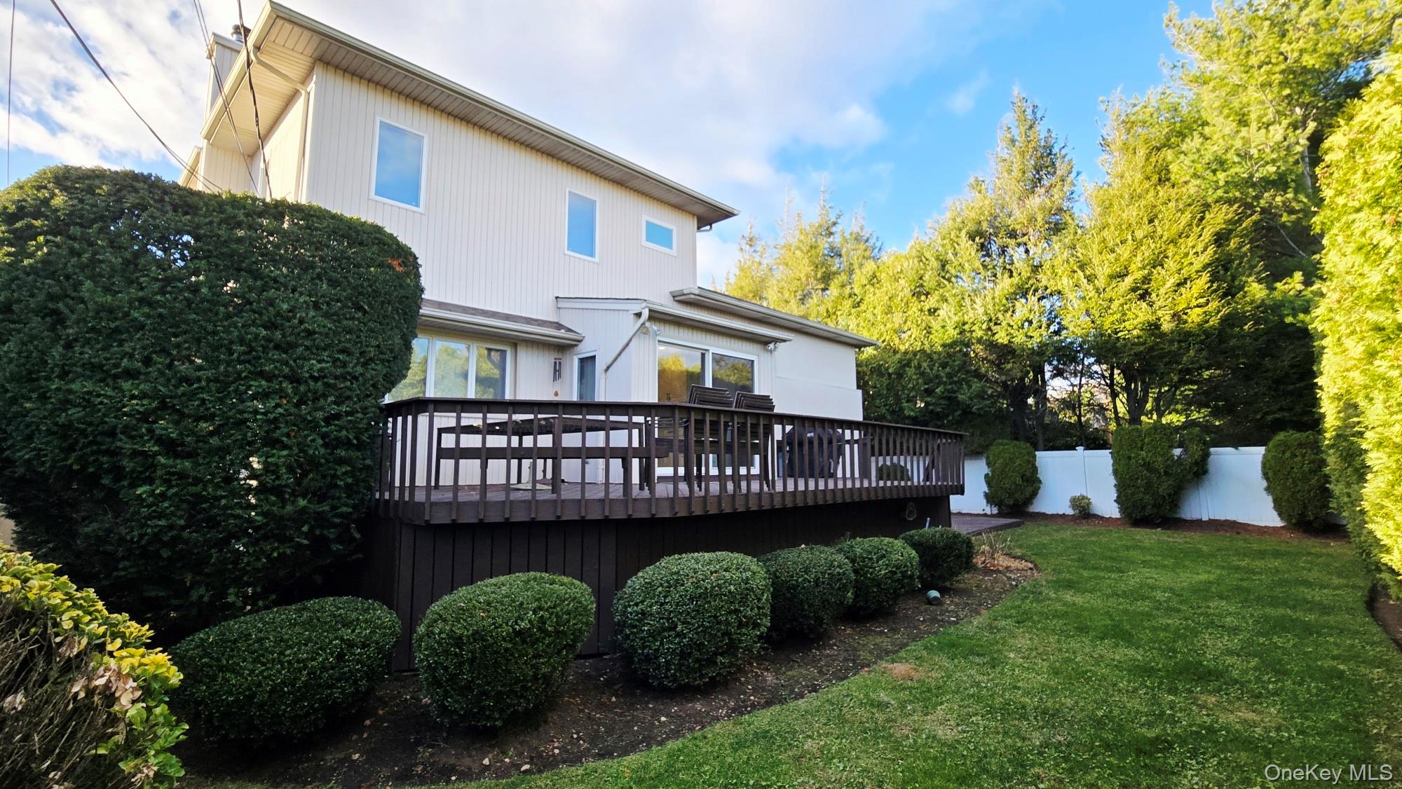 34 Melanie Lane, Syosset, NY 11791