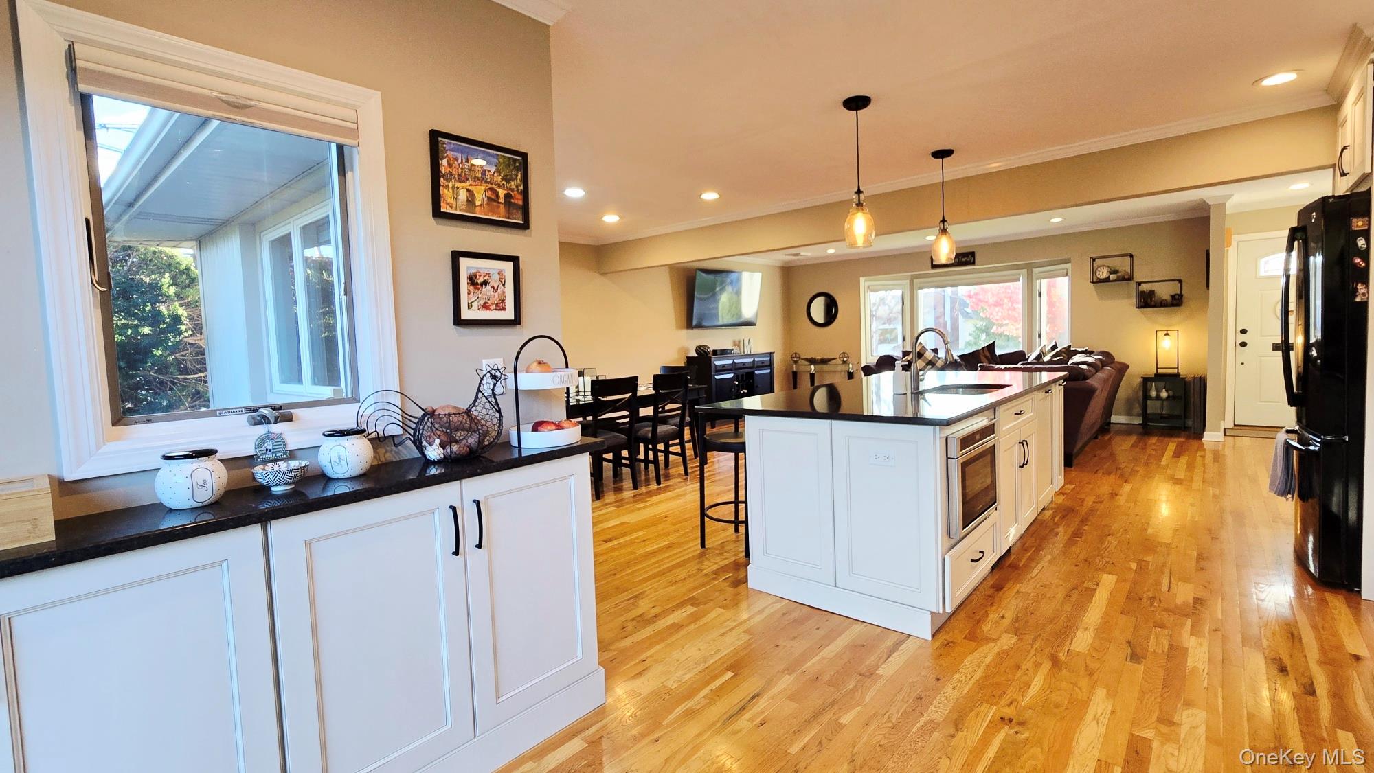 34 Melanie Lane, Syosset, NY 11791