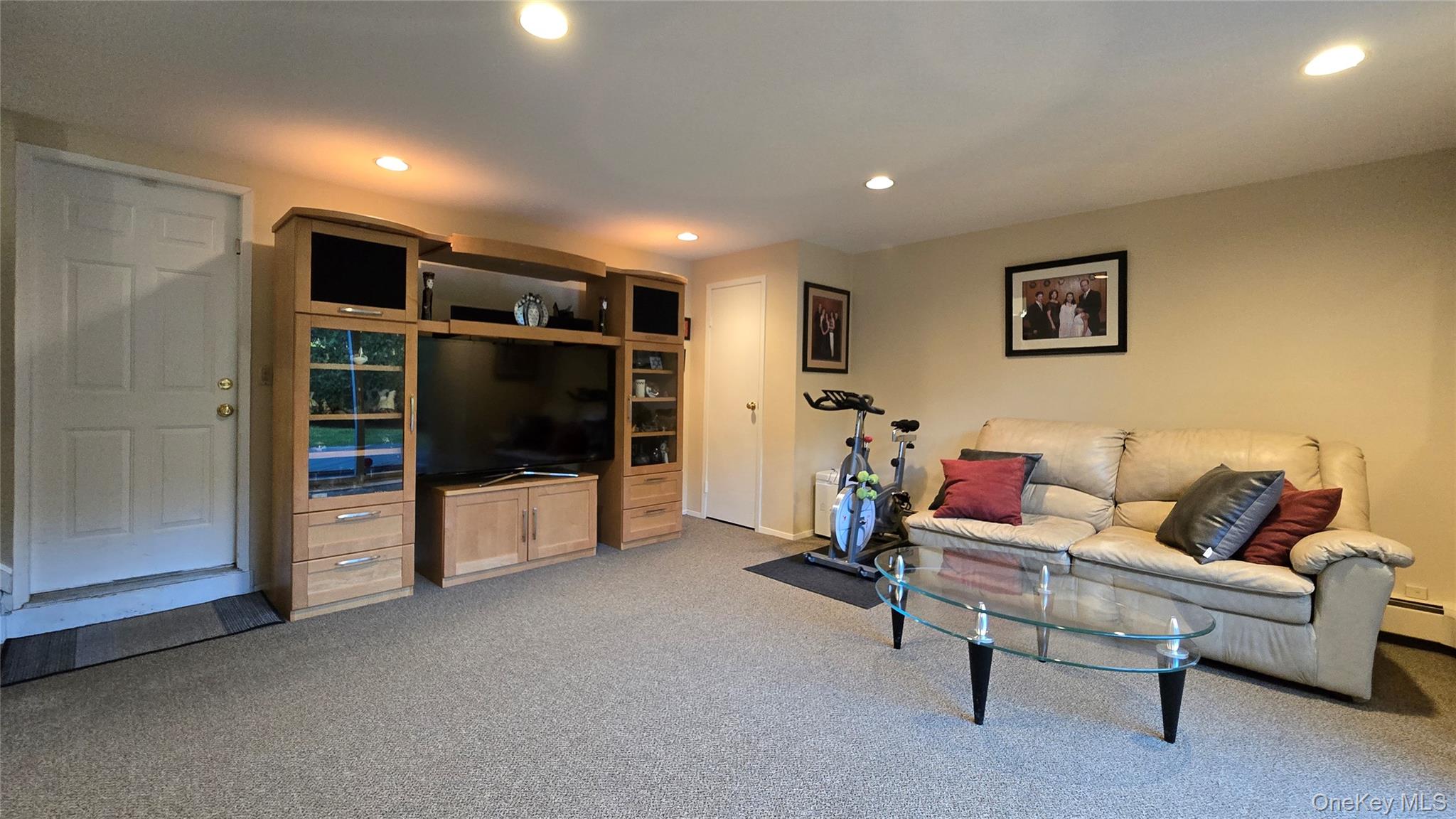 34 Melanie Lane, Syosset, NY 11791