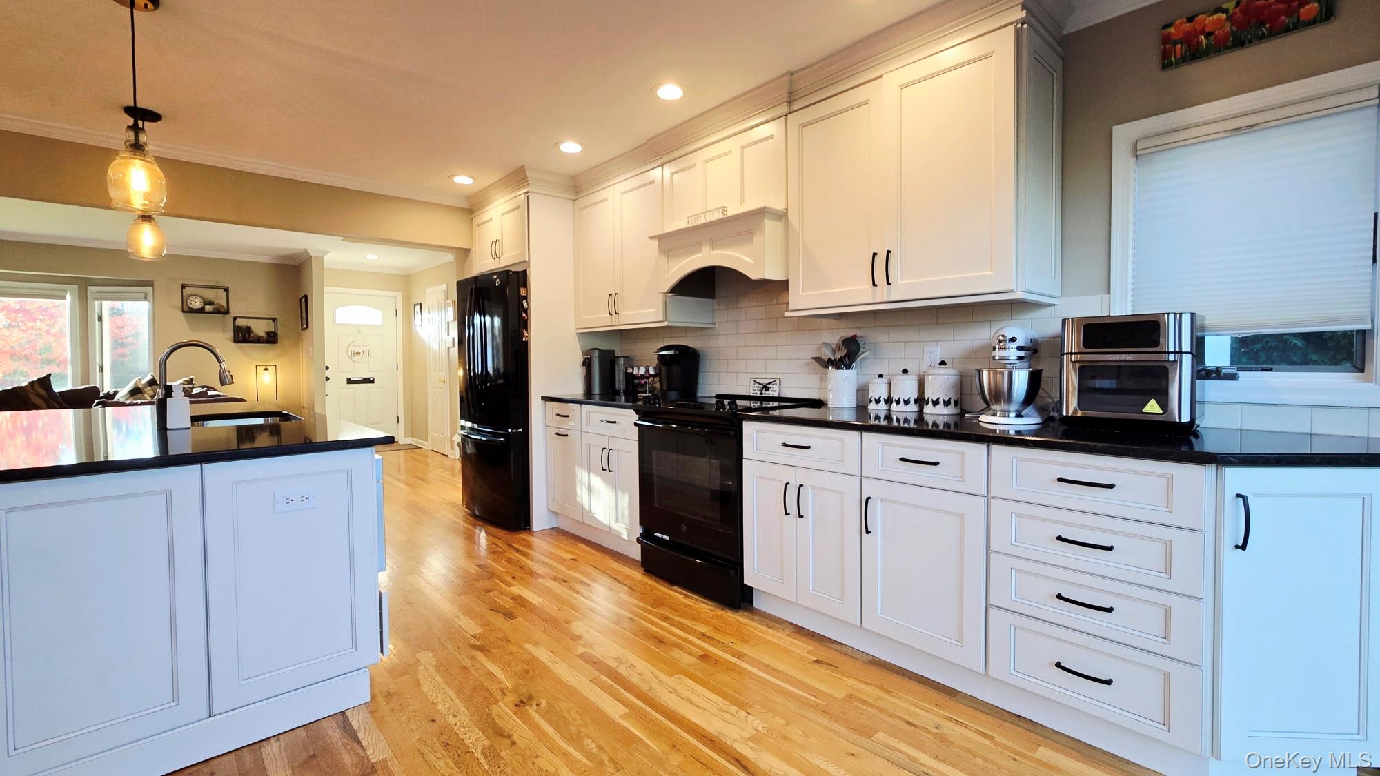 34 Melanie Lane, Syosset, NY 11791