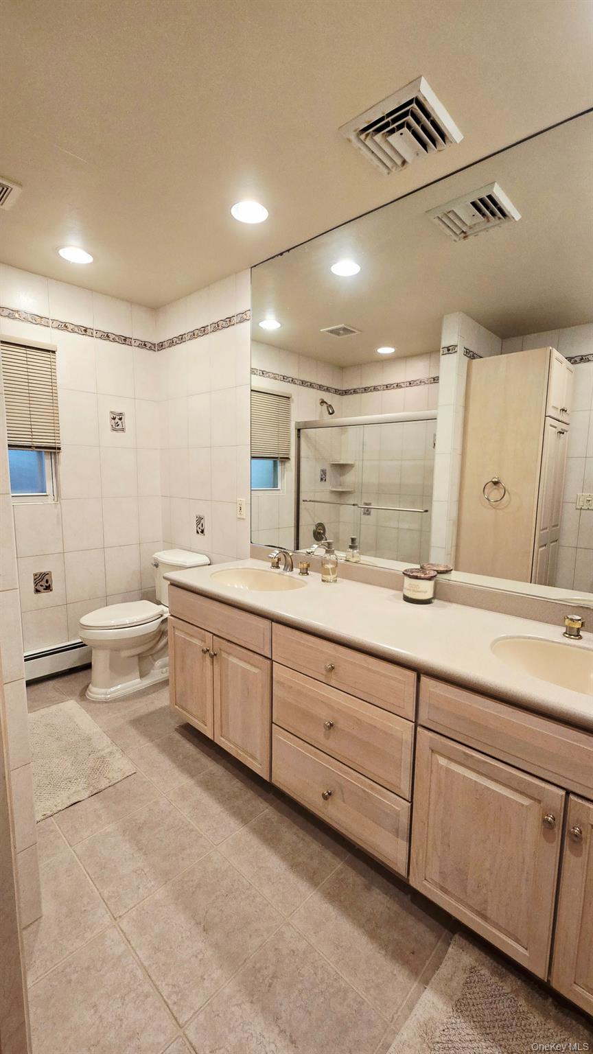 34 Melanie Lane, Syosset, NY 11791