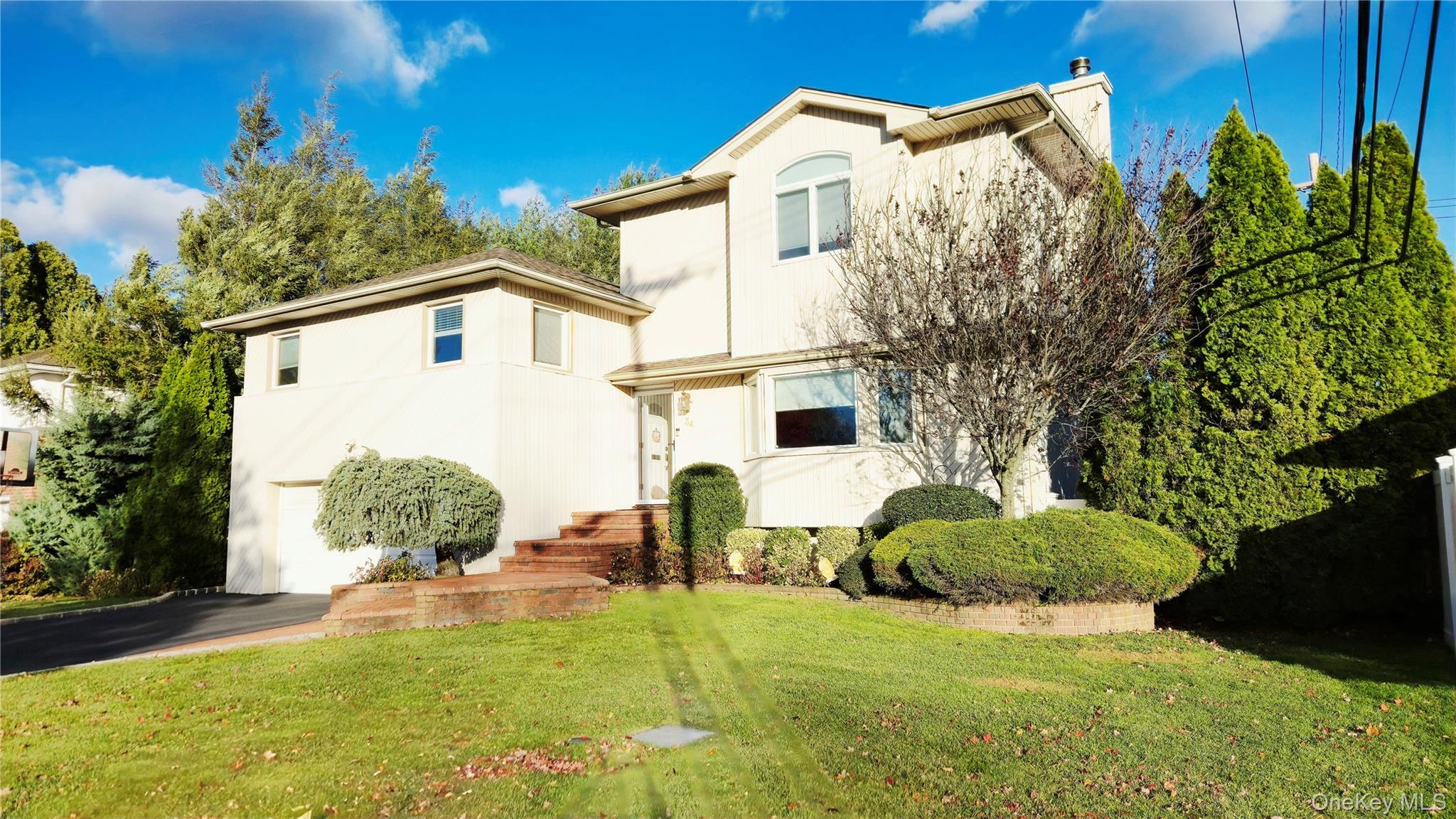 34 Melanie Lane, Syosset, NY 11791