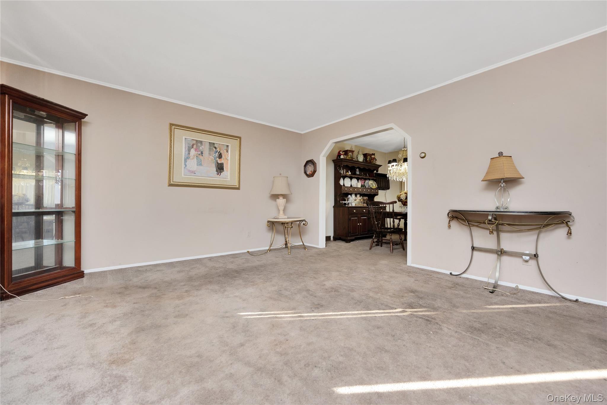 15 2nd Avenue, Farmingdale, NY 11735