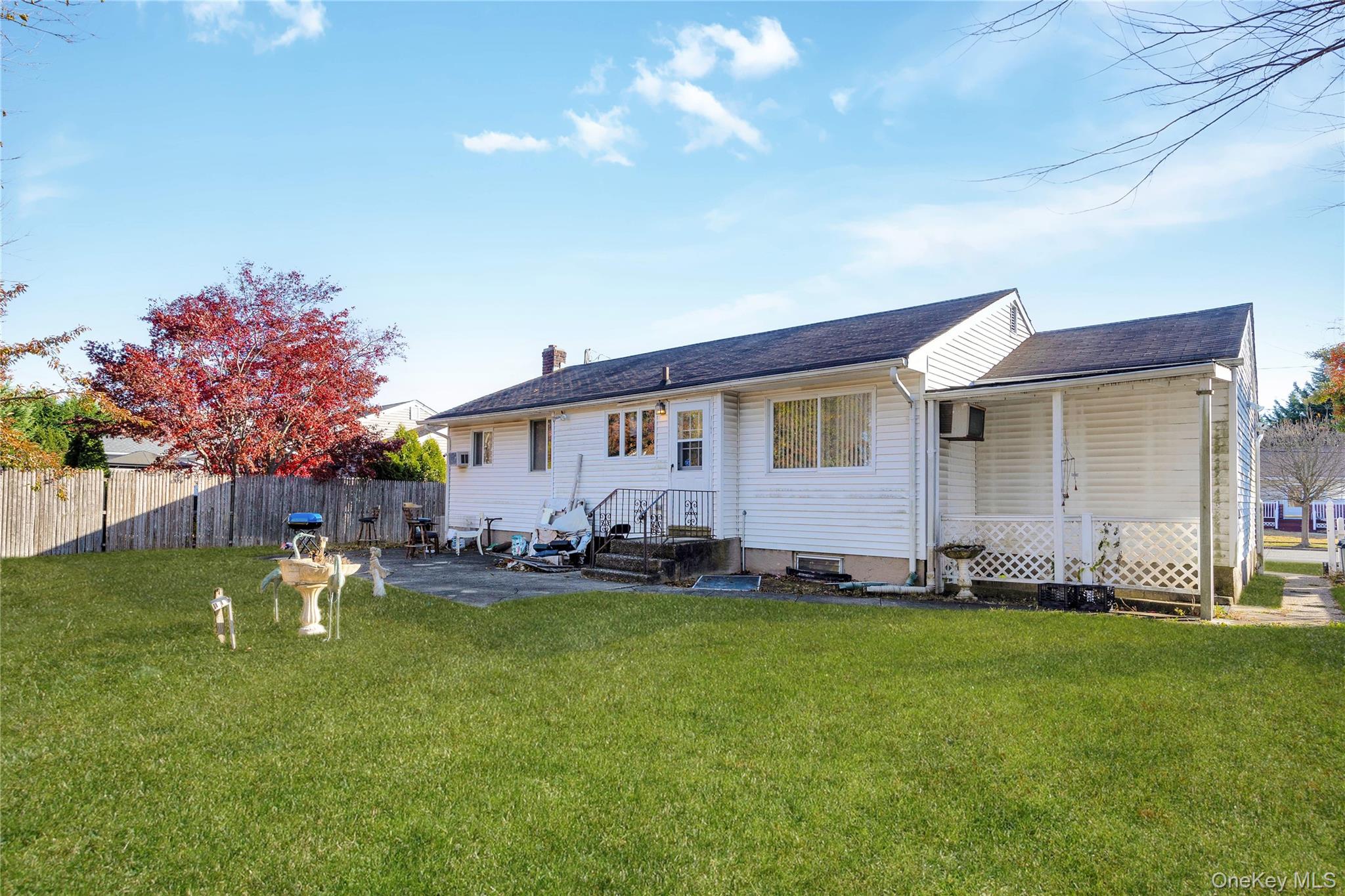 15 2nd Avenue, Farmingdale, NY 11735