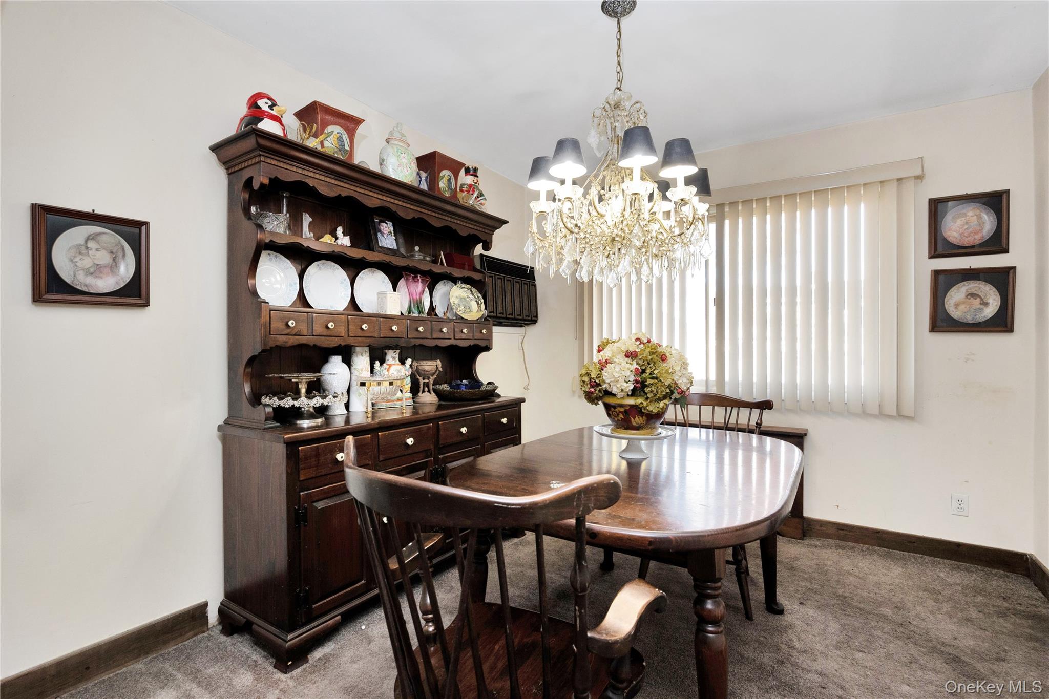 15 2nd Avenue, Farmingdale, NY 11735