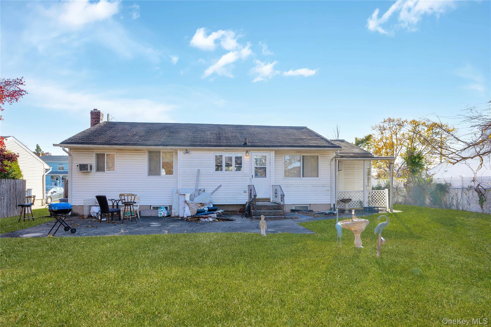 15 2nd Avenue, Farmingdale, NY 11735