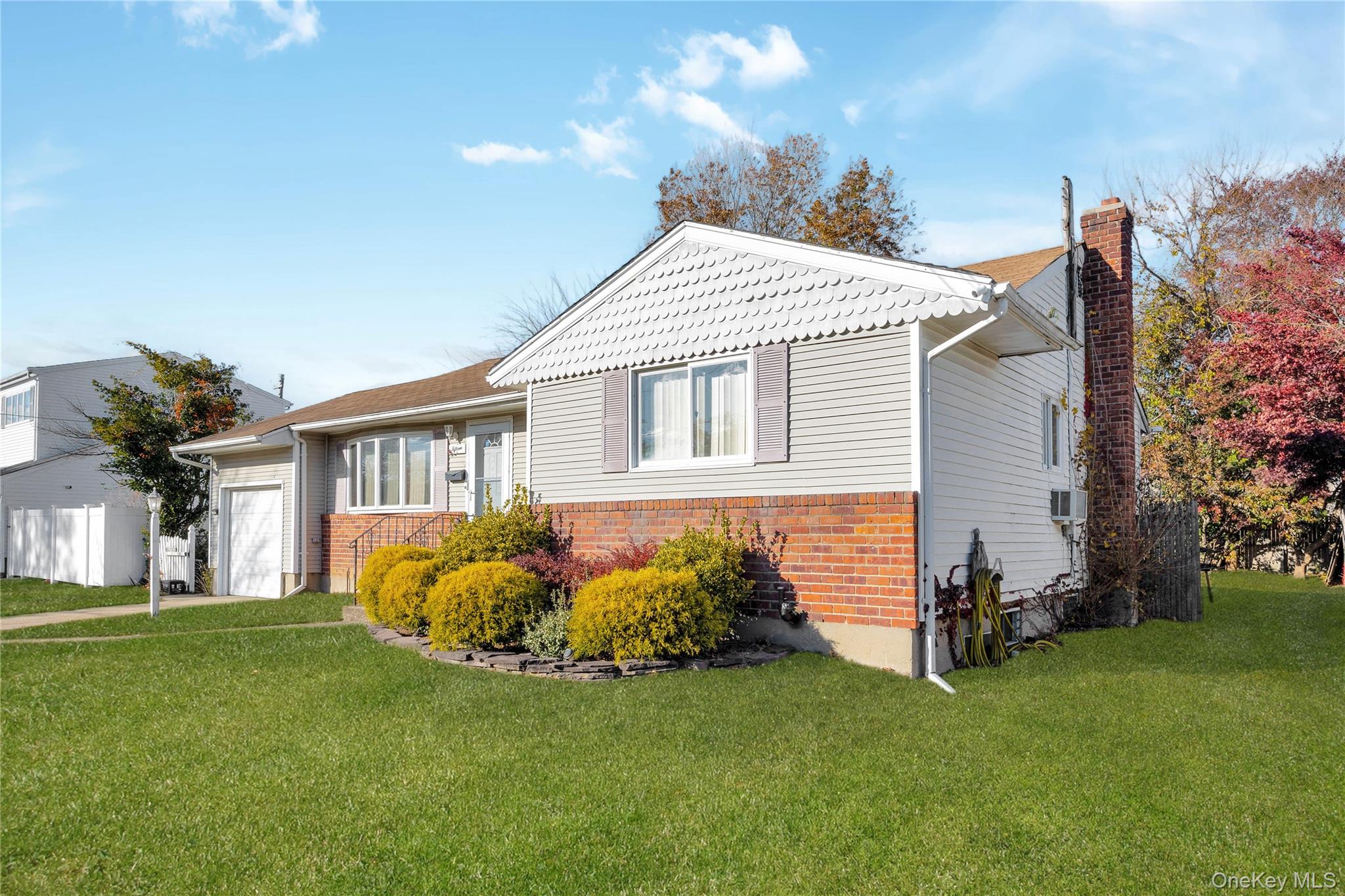 15 2nd Avenue, Farmingdale, NY 11735