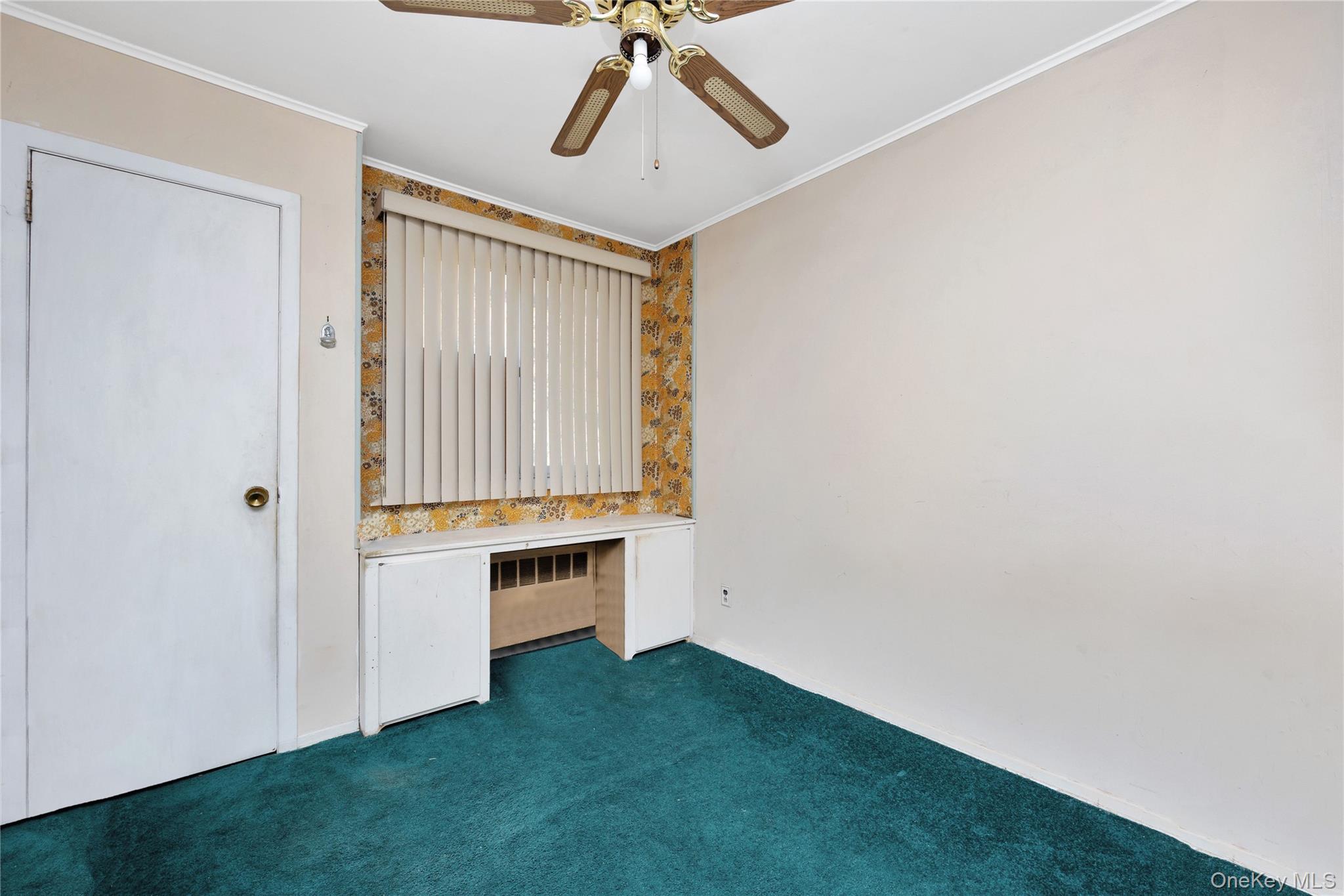 15 2nd Avenue, Farmingdale, NY 11735