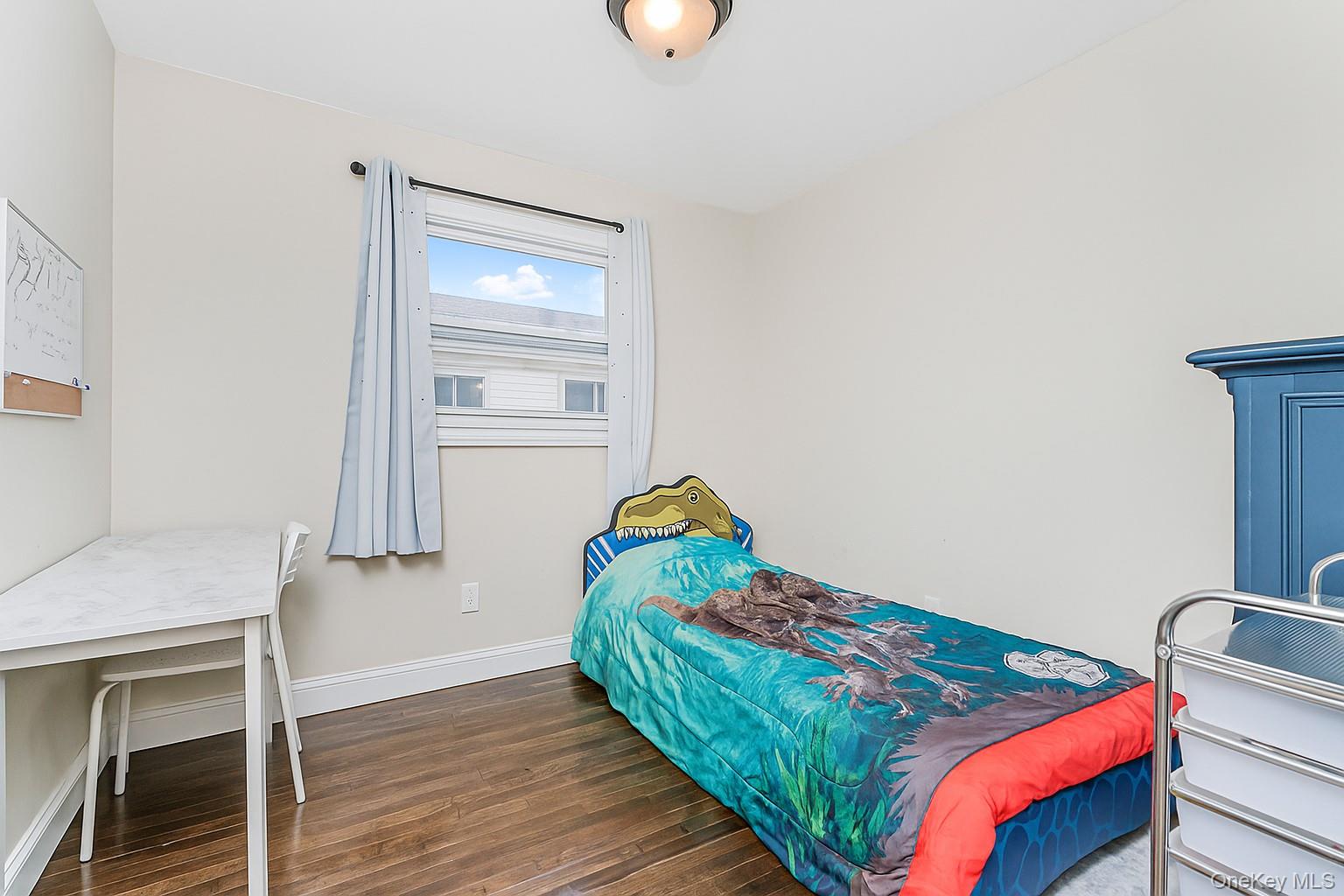 28 Drumgoole Road E, Staten Island, NY 10312