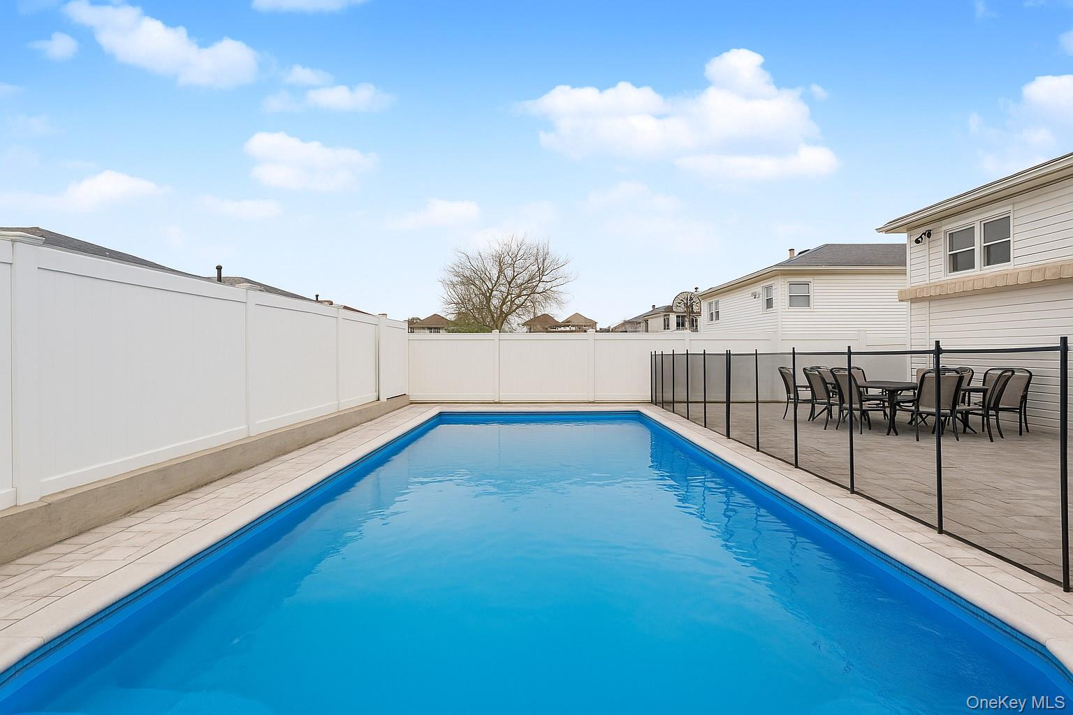 28 Drumgoole Road E, Staten Island, NY 10312