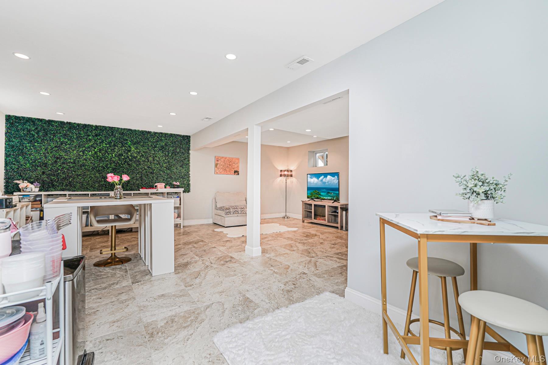 28 Drumgoole Road E, Staten Island, NY 10312