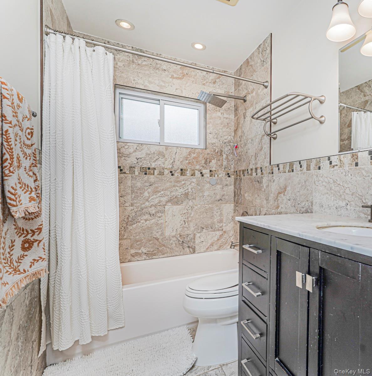 28 Drumgoole Road E, Staten Island, NY 10312