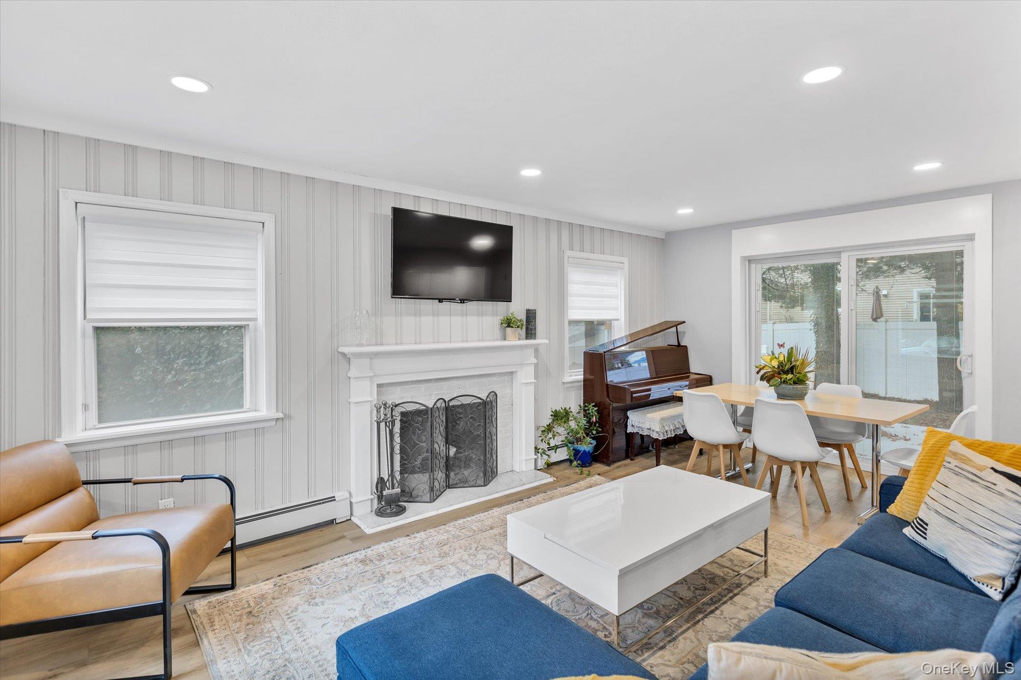 16 Piermont Court, Melville, NY 11747