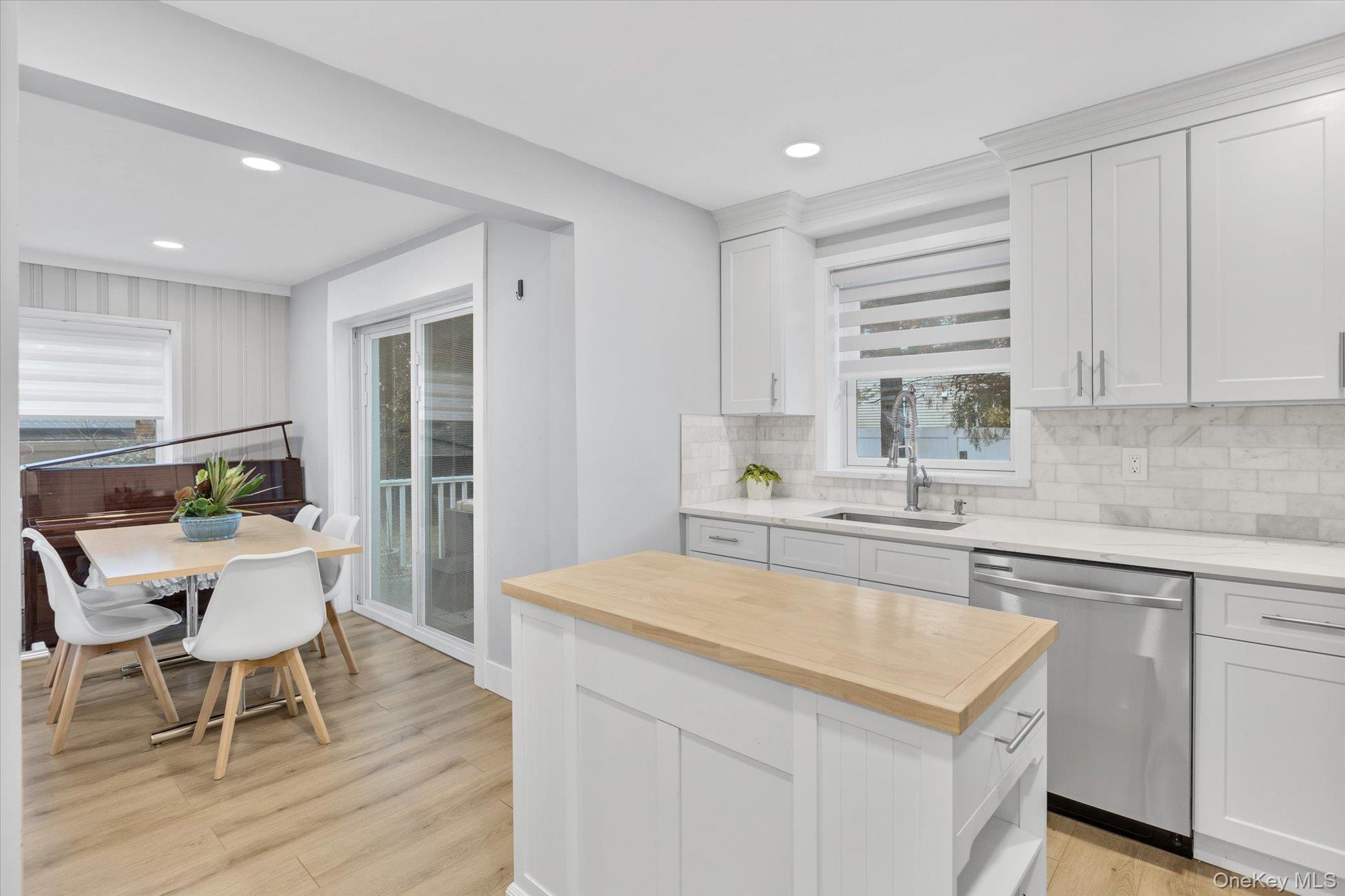 16 Piermont Court, Melville, NY 11747