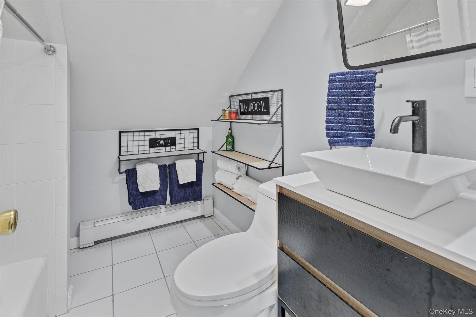 16 Piermont Court, Melville, NY 11747